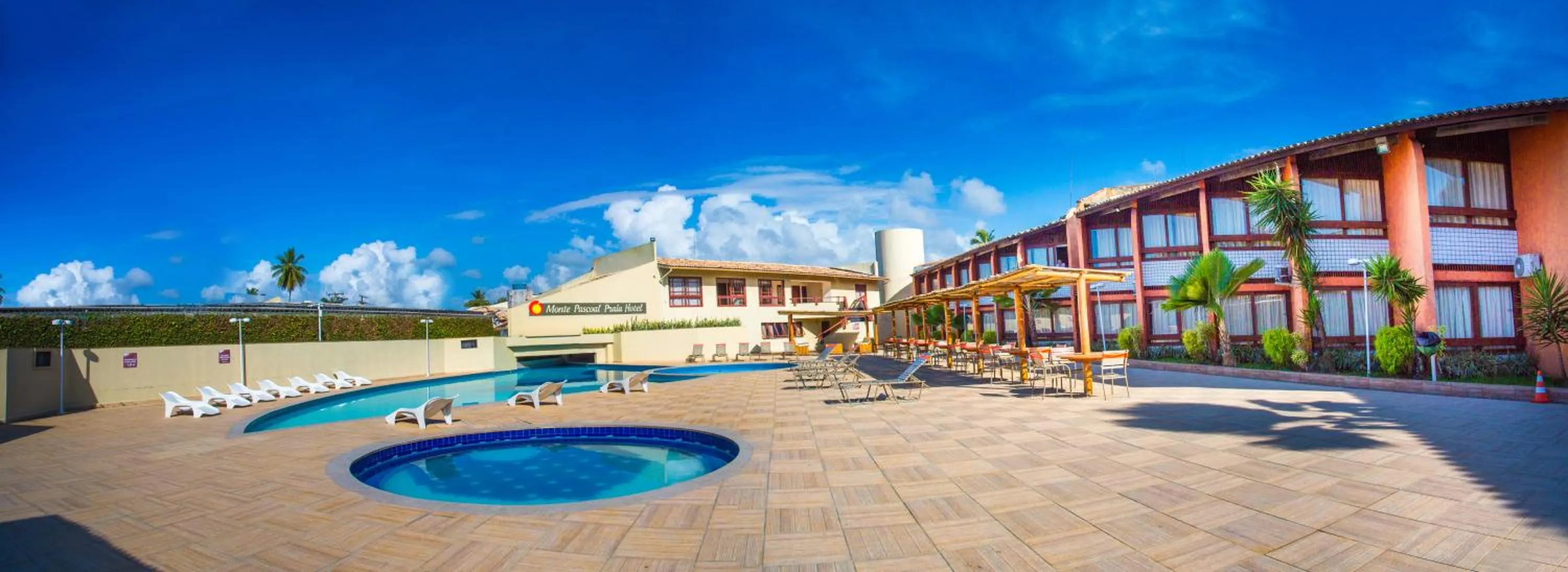 Property building in Monte Pascoal Praia Hotel