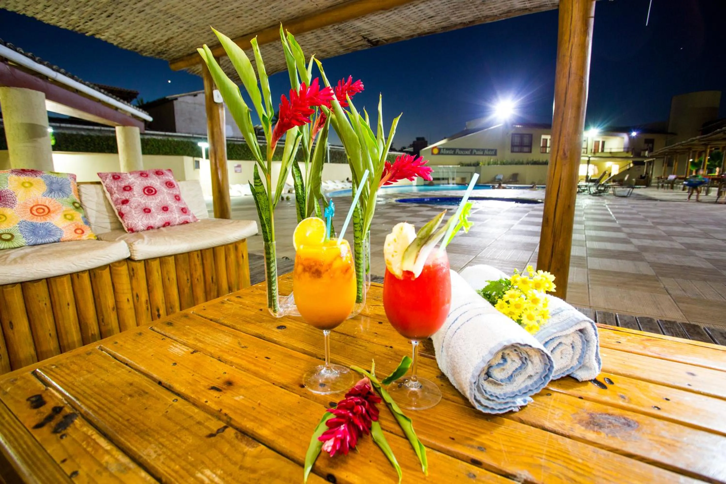 Swimming pool in Monte Pascoal Praia Hotel