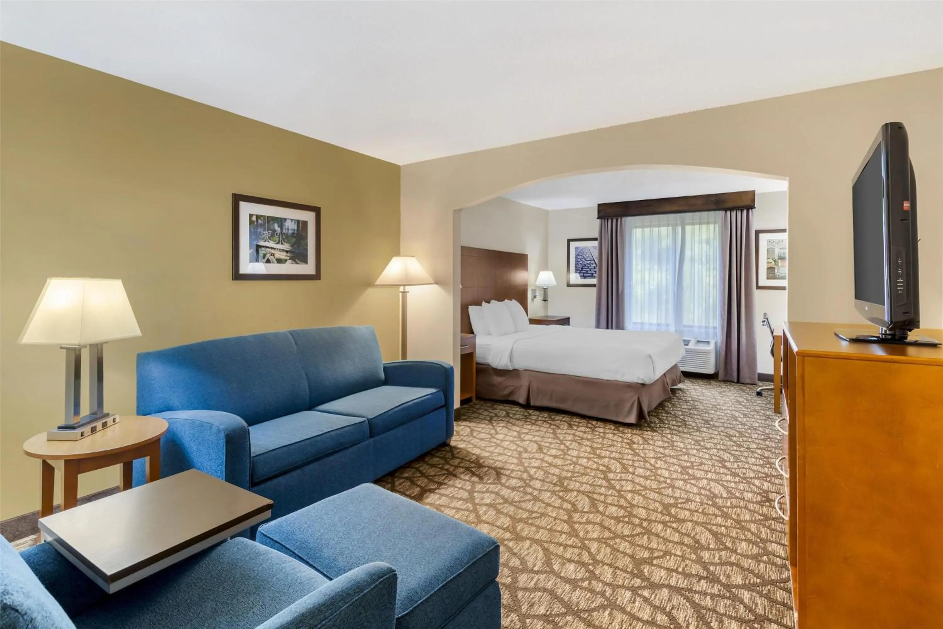 Bedroom, Bed in Best Western Plus Richmond Hill Inn