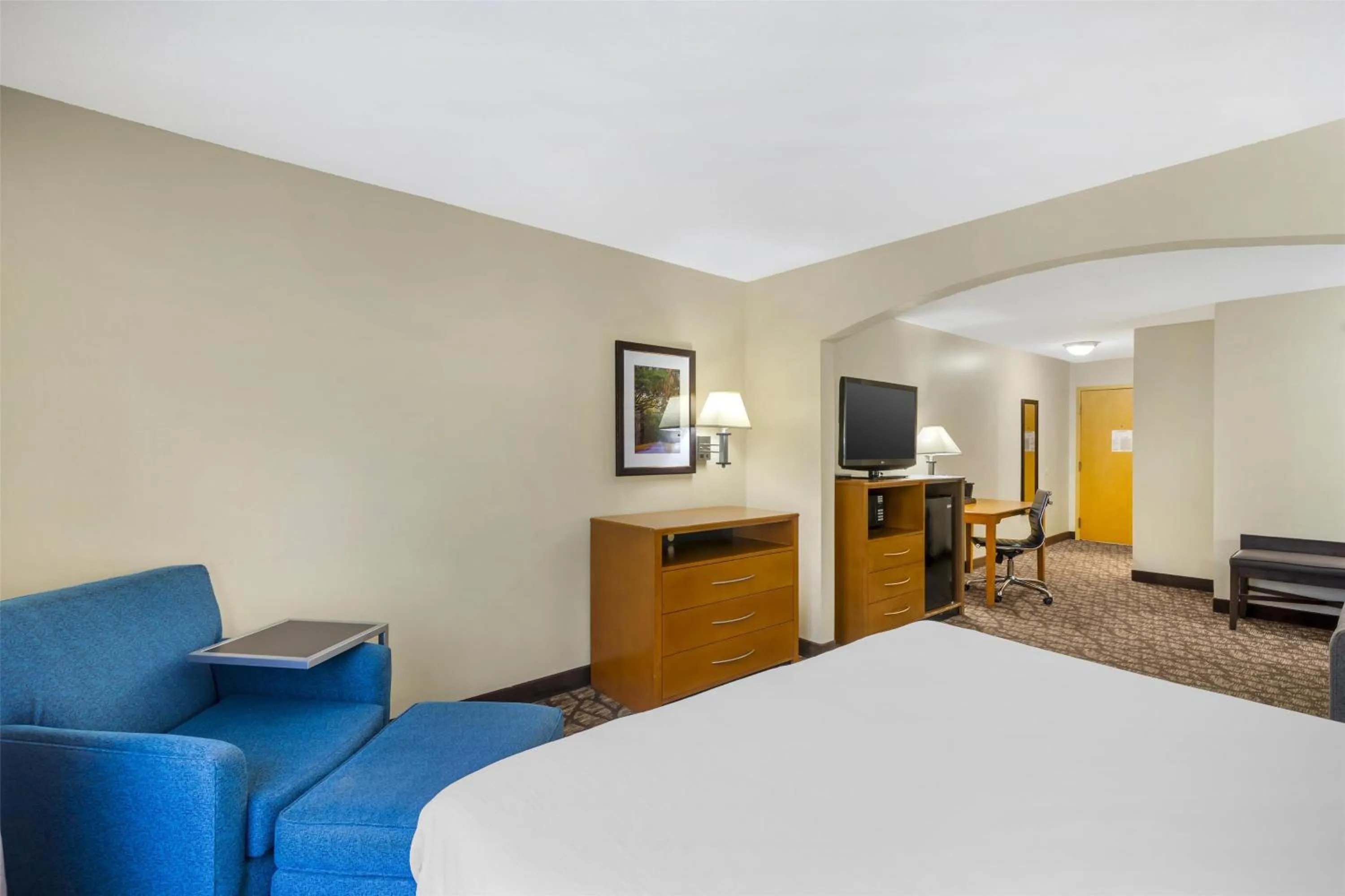 Bedroom, Bed in Best Western Plus Richmond Hill Inn