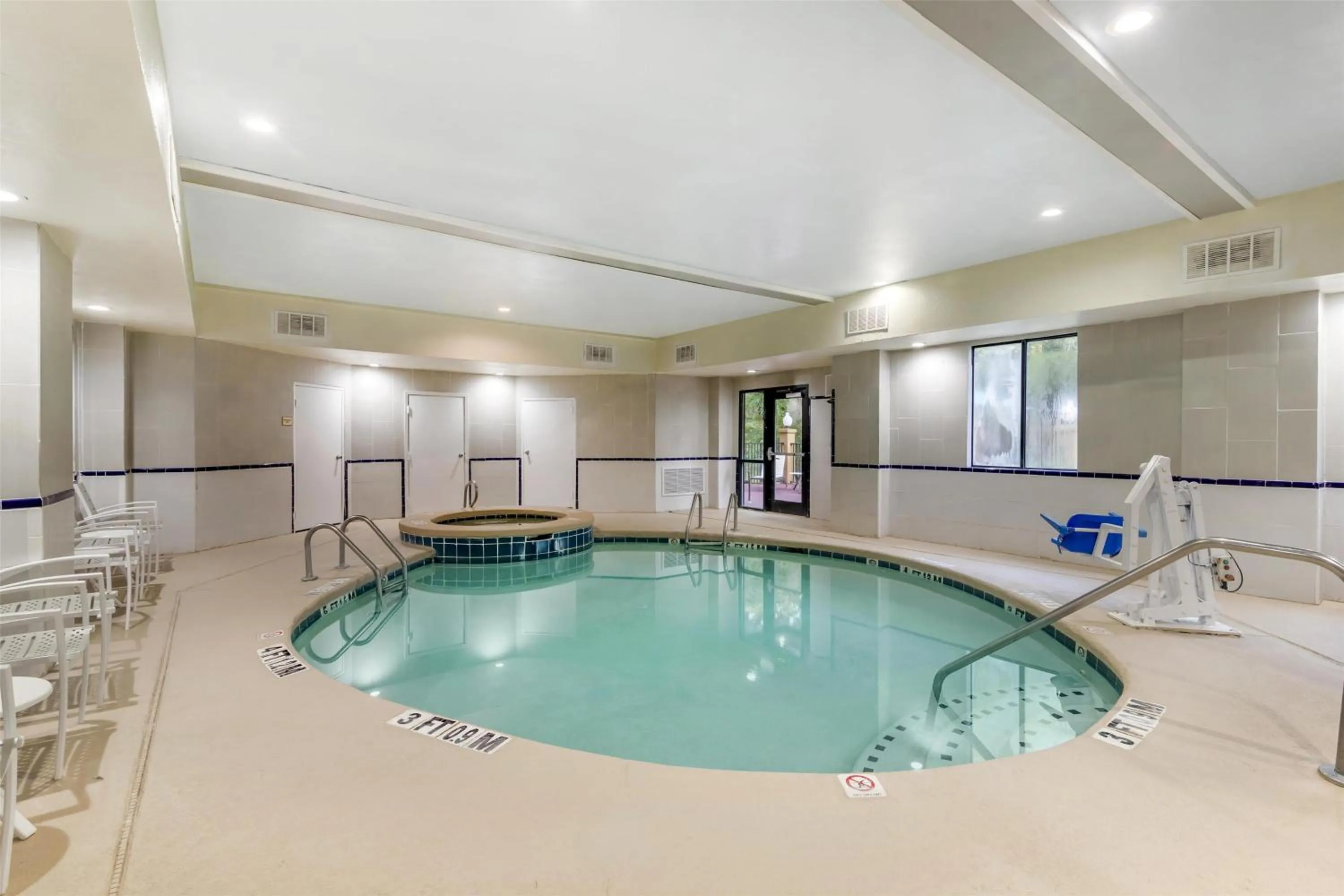 Pool view in Best Western Plus Richmond Hill Inn