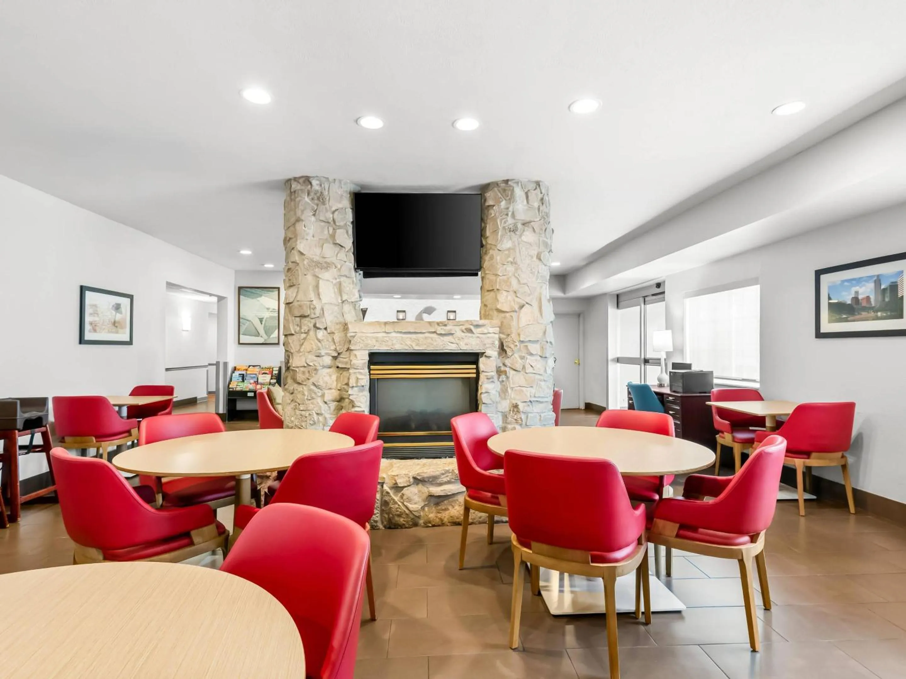 Breakfast in Comfort Inn & Suites Bellevue - Omaha Offutt AFB