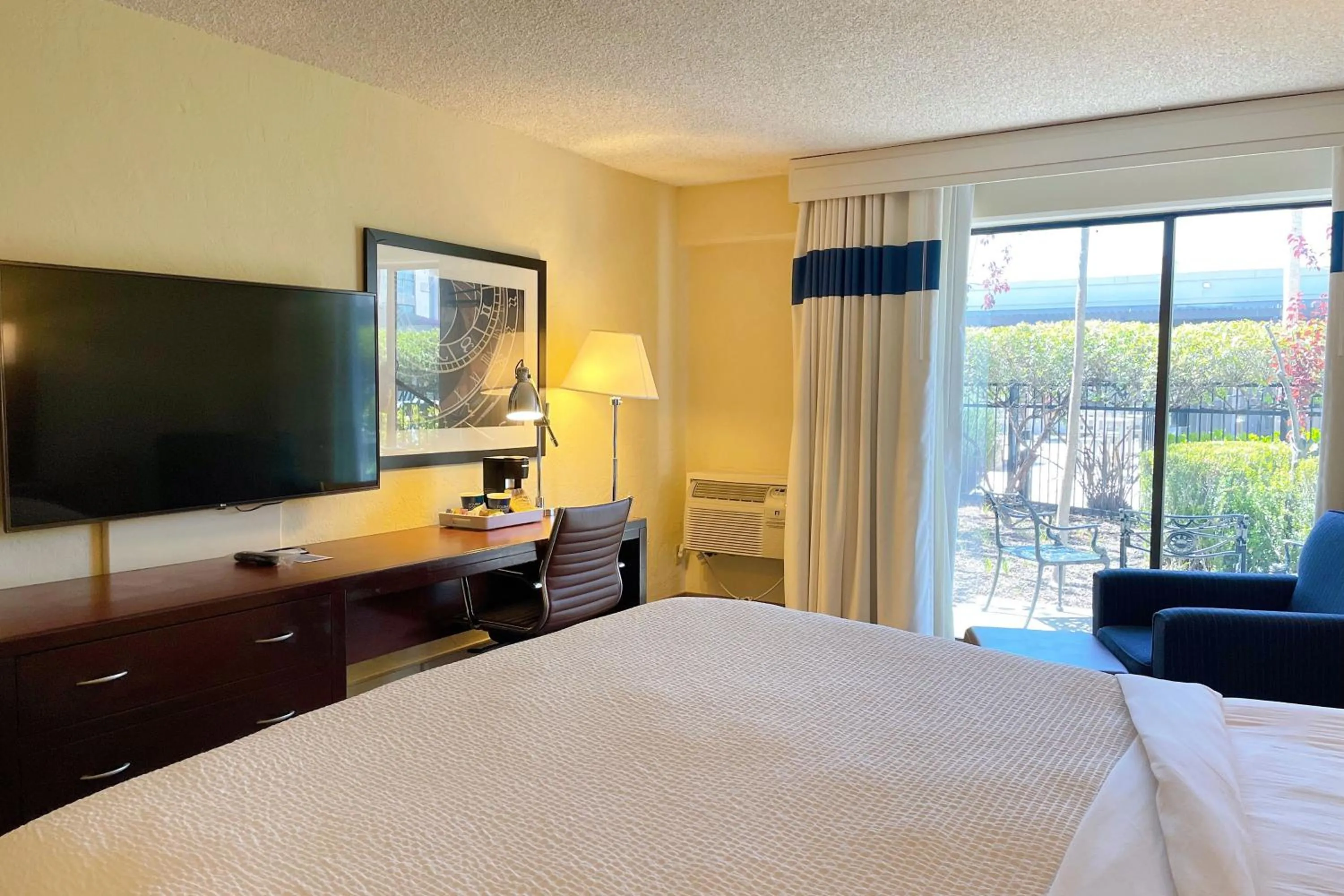 Photo of the whole room, Bed in Marin Hilltop Hotel