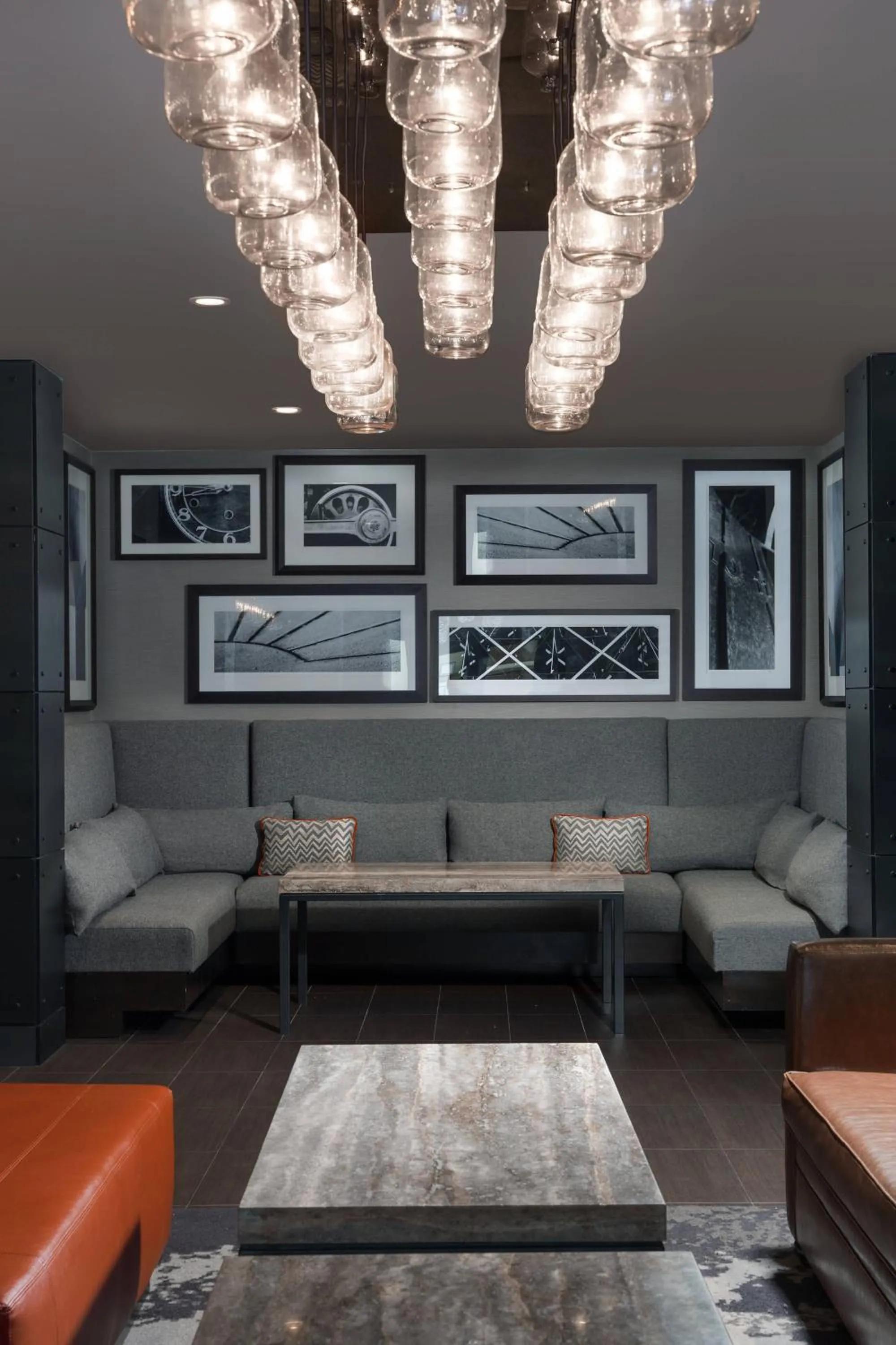 Lounge or bar in Four Points by Sheraton San Rafael Marin County