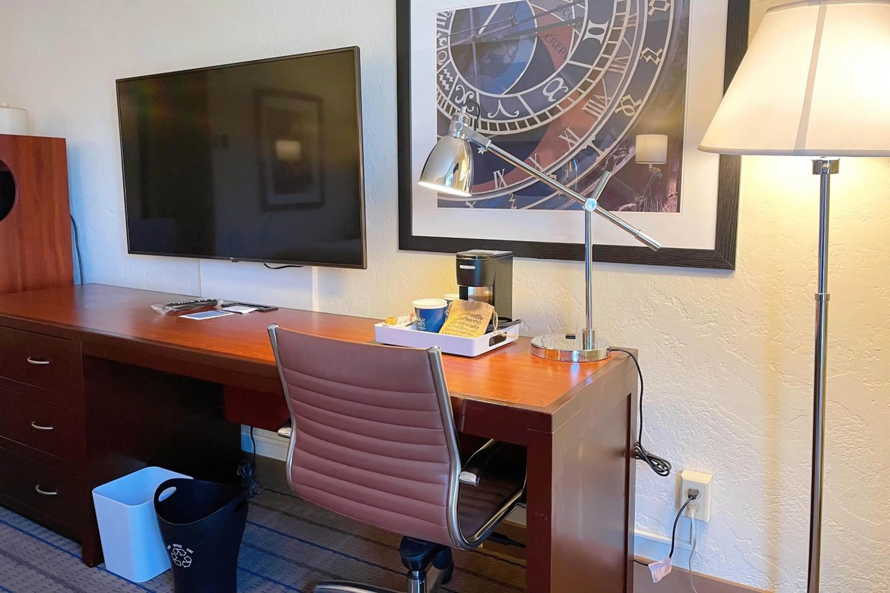 Photo of the whole room in Four Points by Sheraton San Rafael Marin County