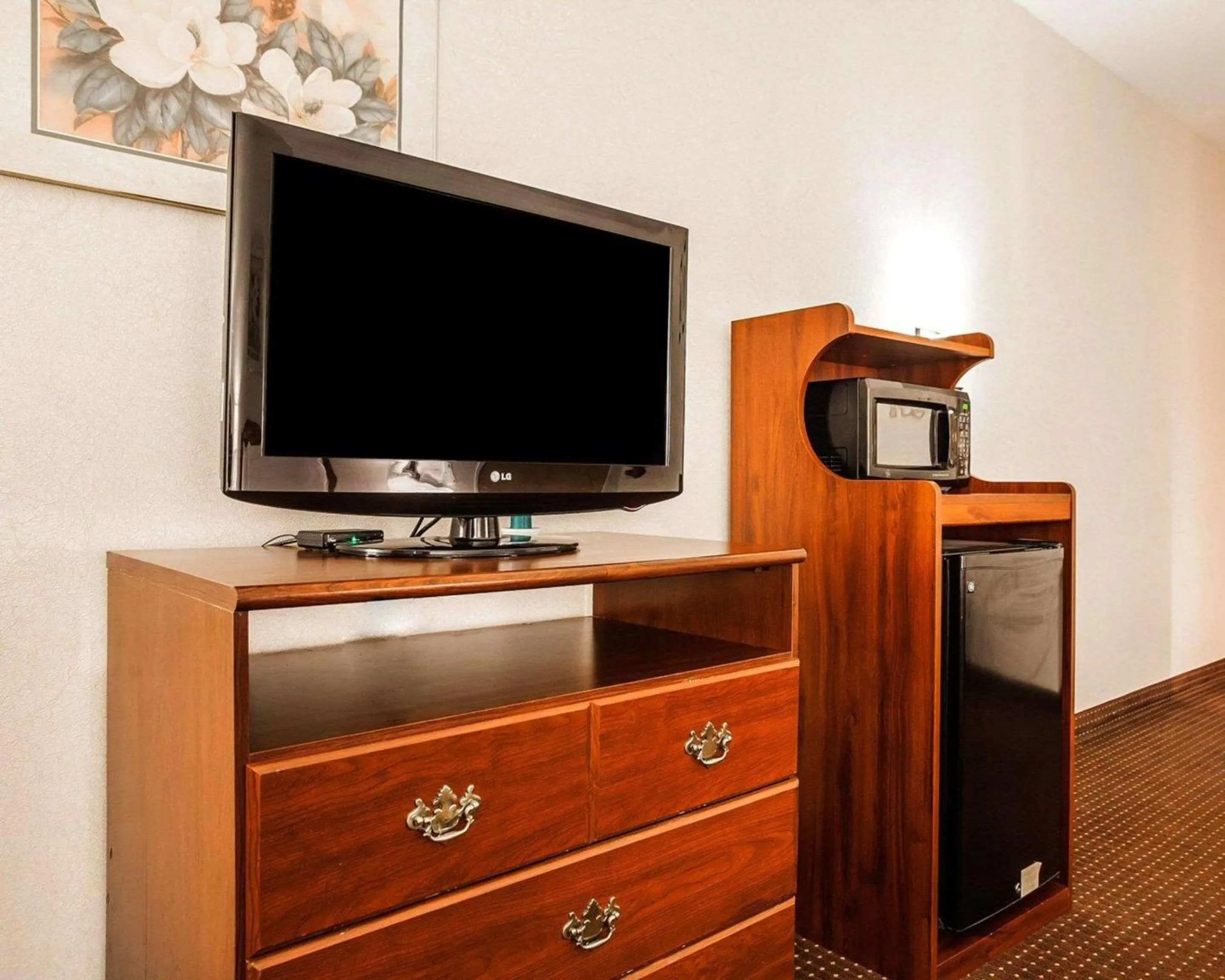 Photo of the whole room in Quality Inn Kingdom City I-70