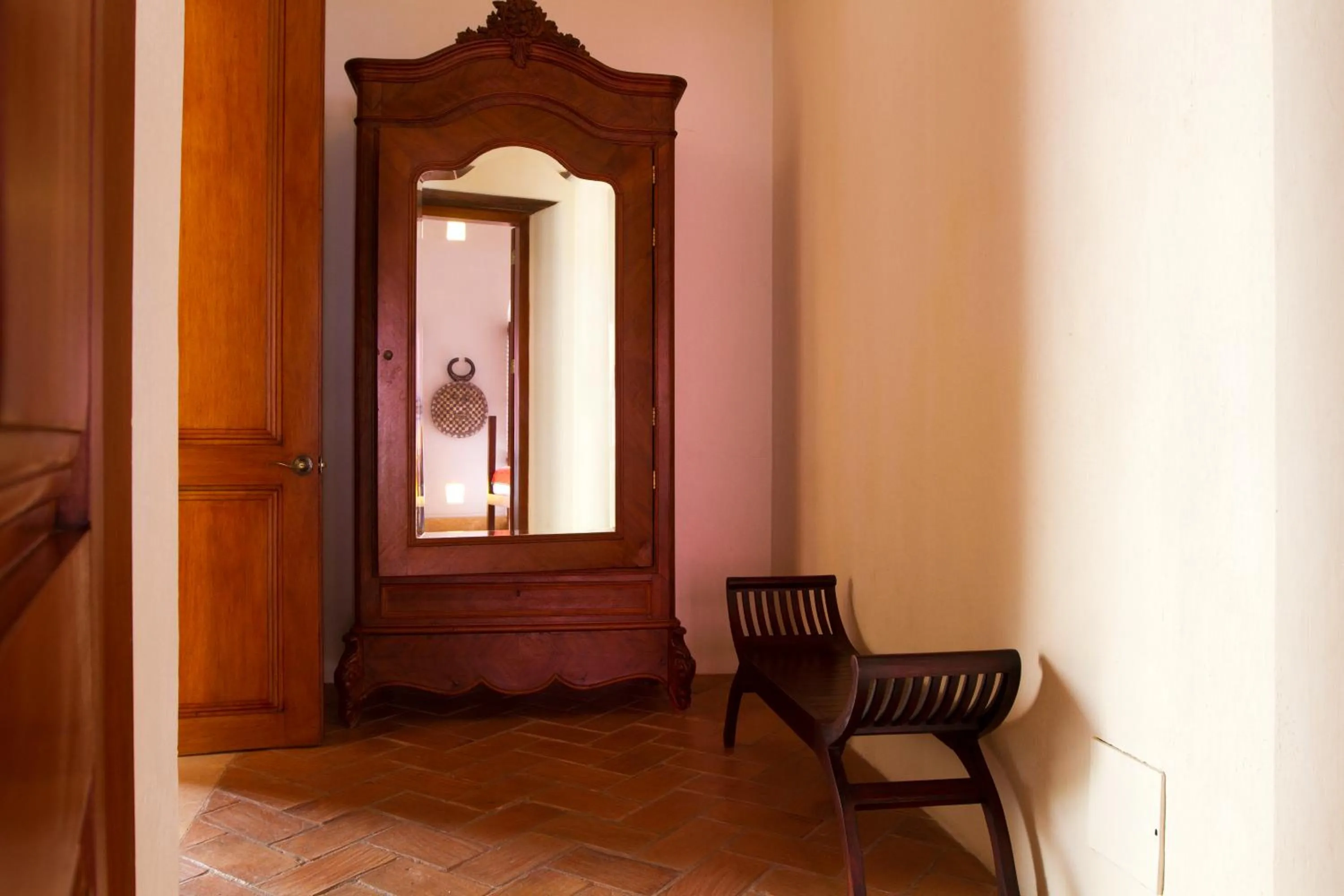 Decorative detail in Hotel Quadrifolio