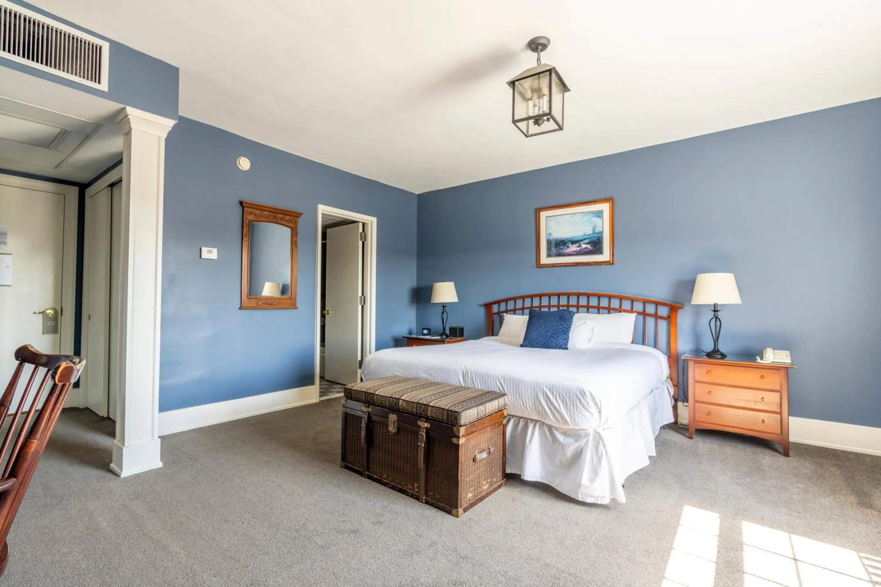 Bed in Inn on Broadway