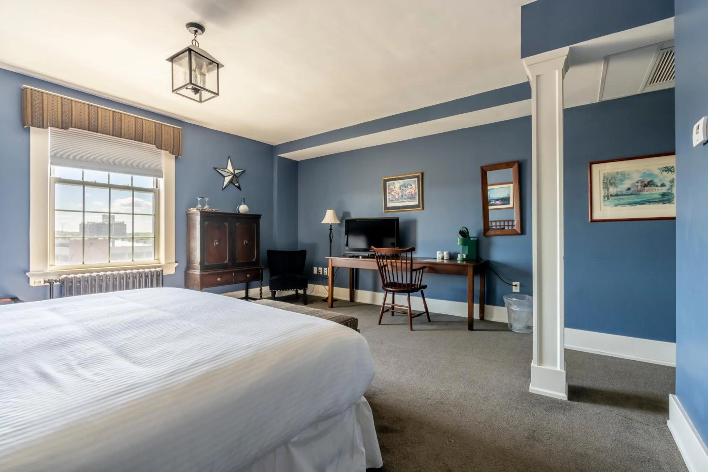 TV and multimedia, Bed in Inn on Broadway