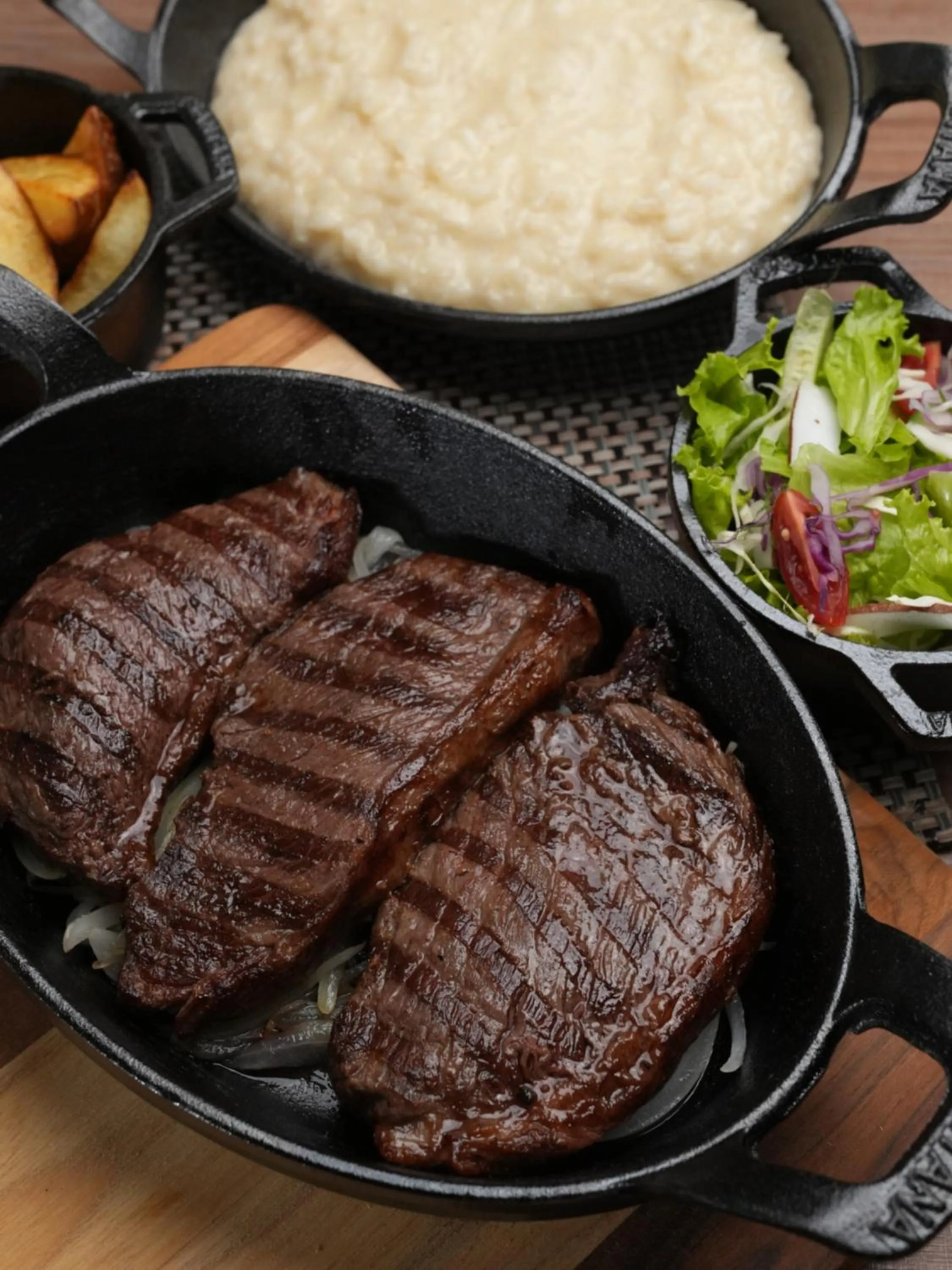 Restaurant/places to eat in Go Inn Catalão