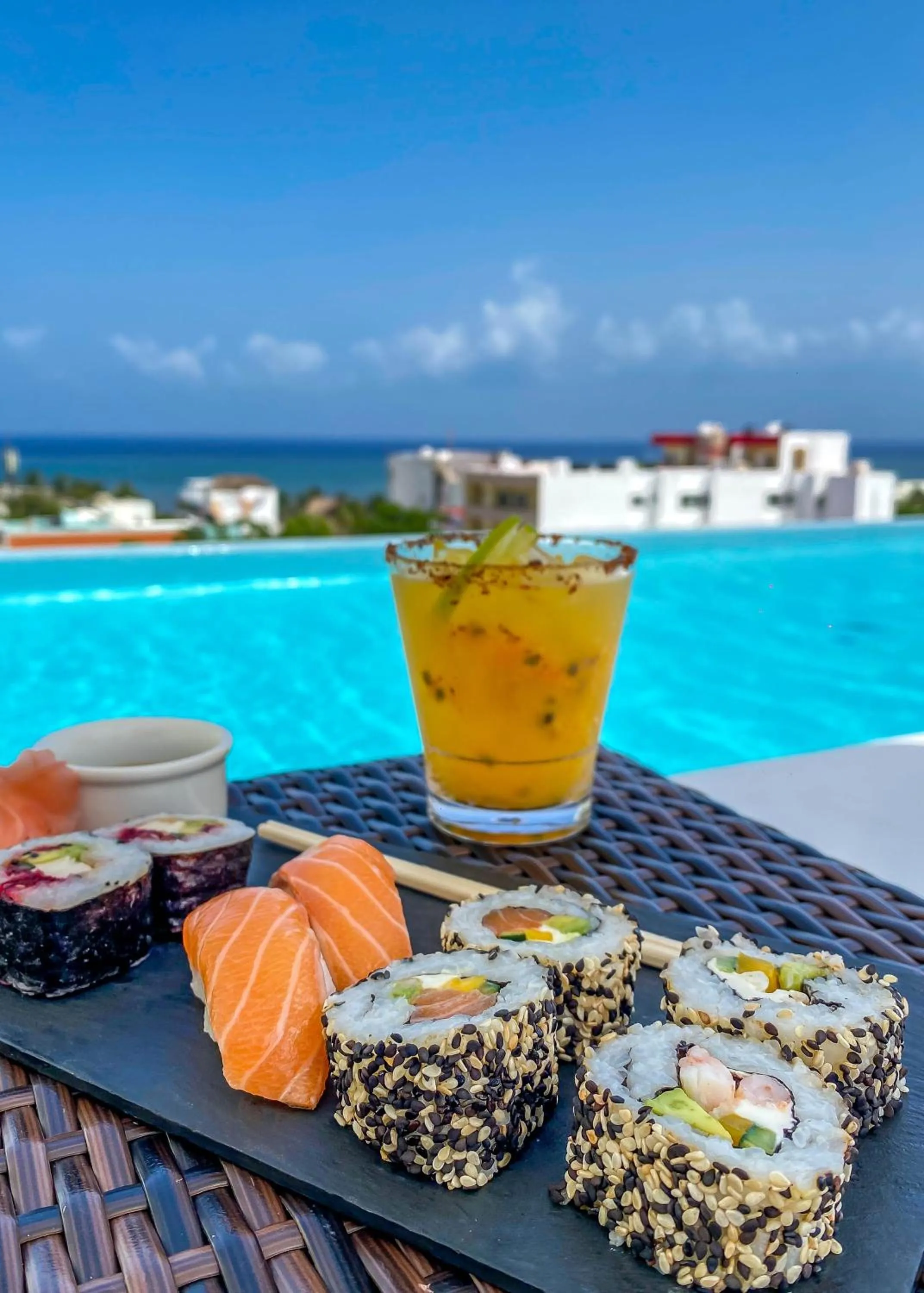 Food and drinks in The Fives Downtown Hotel & Residences, Curio Collection by Hilton