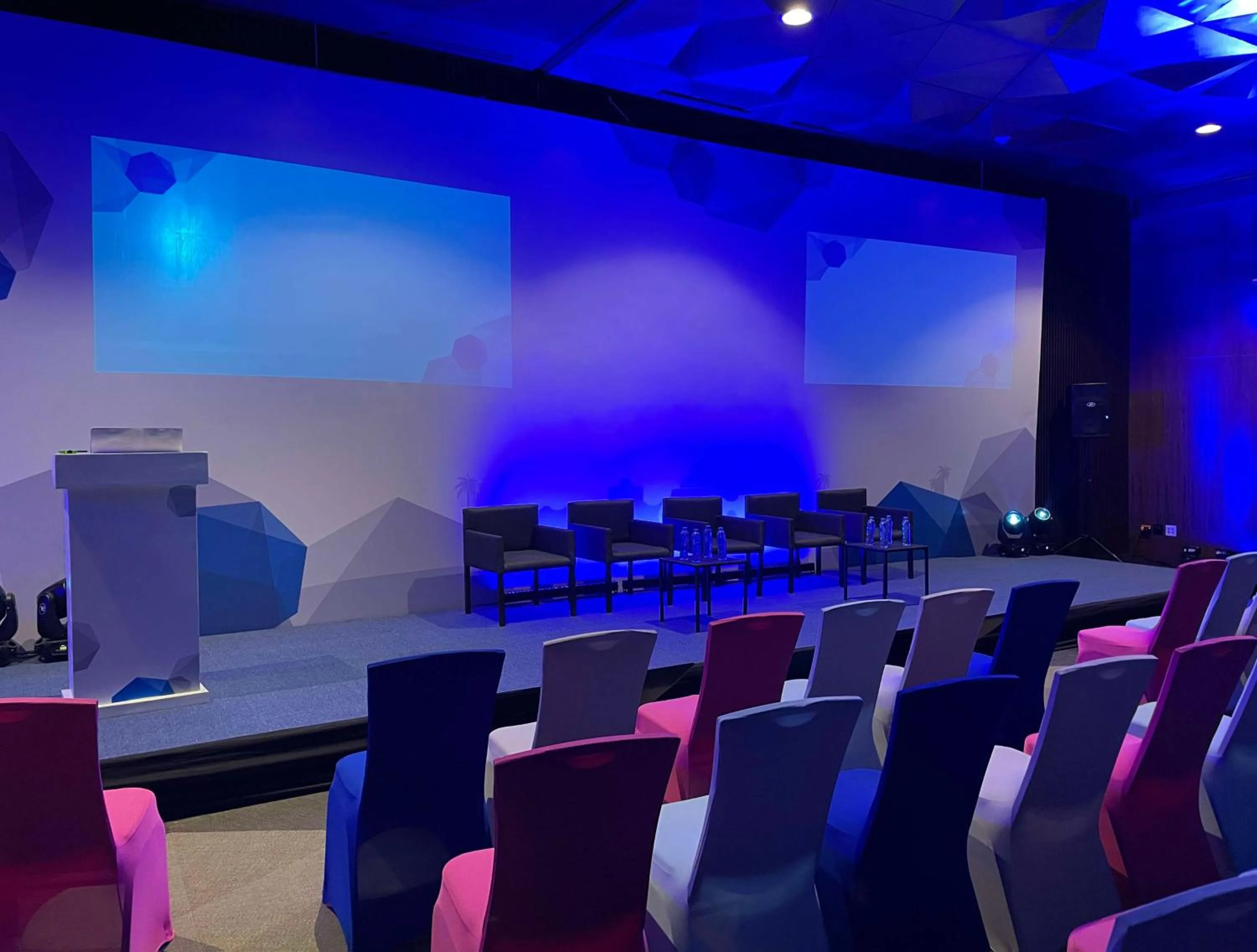 Meeting/conference room in The Fives Downtown Hotel & Residences, Curio Collection by Hilton