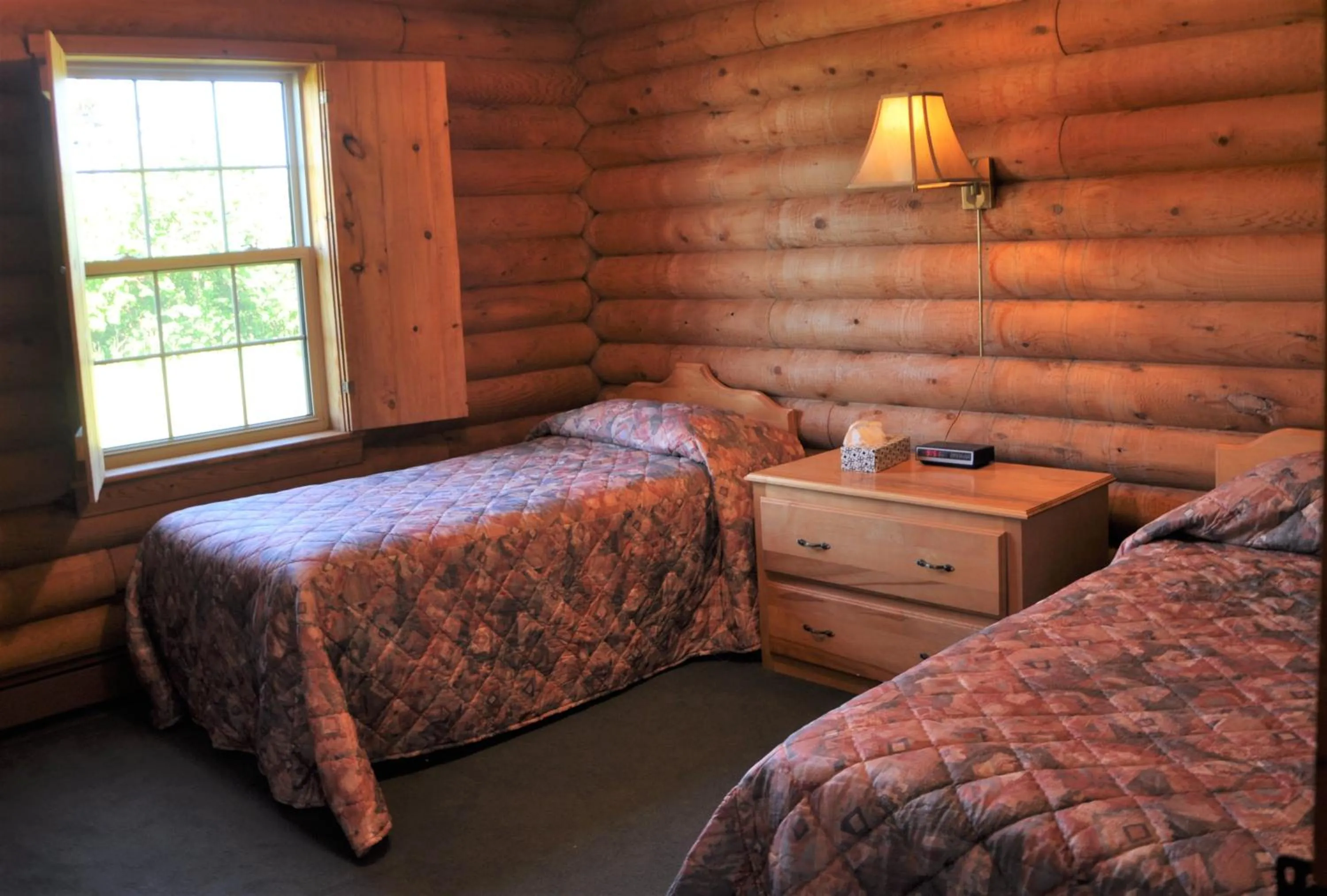 Bedroom, Bed in Powley's Wild Goose Lodge