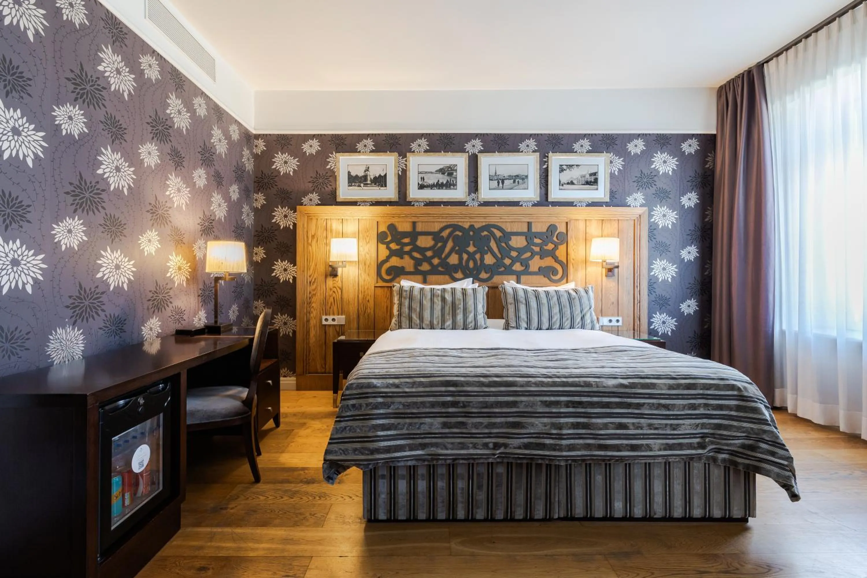 Bed in Eurostars Metropole