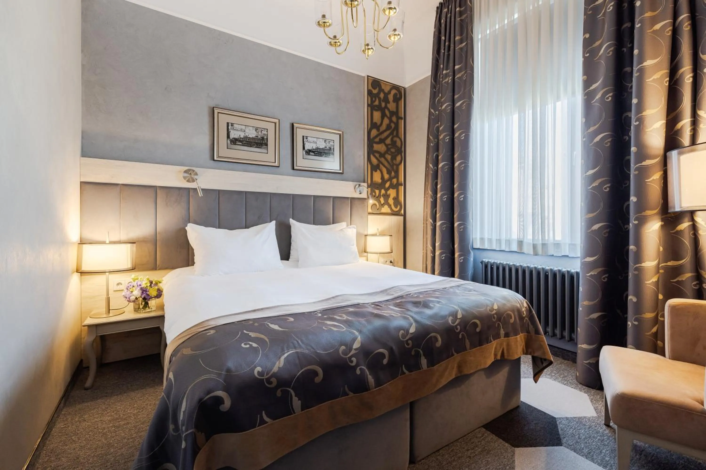 Bed in Eurostars Metropole