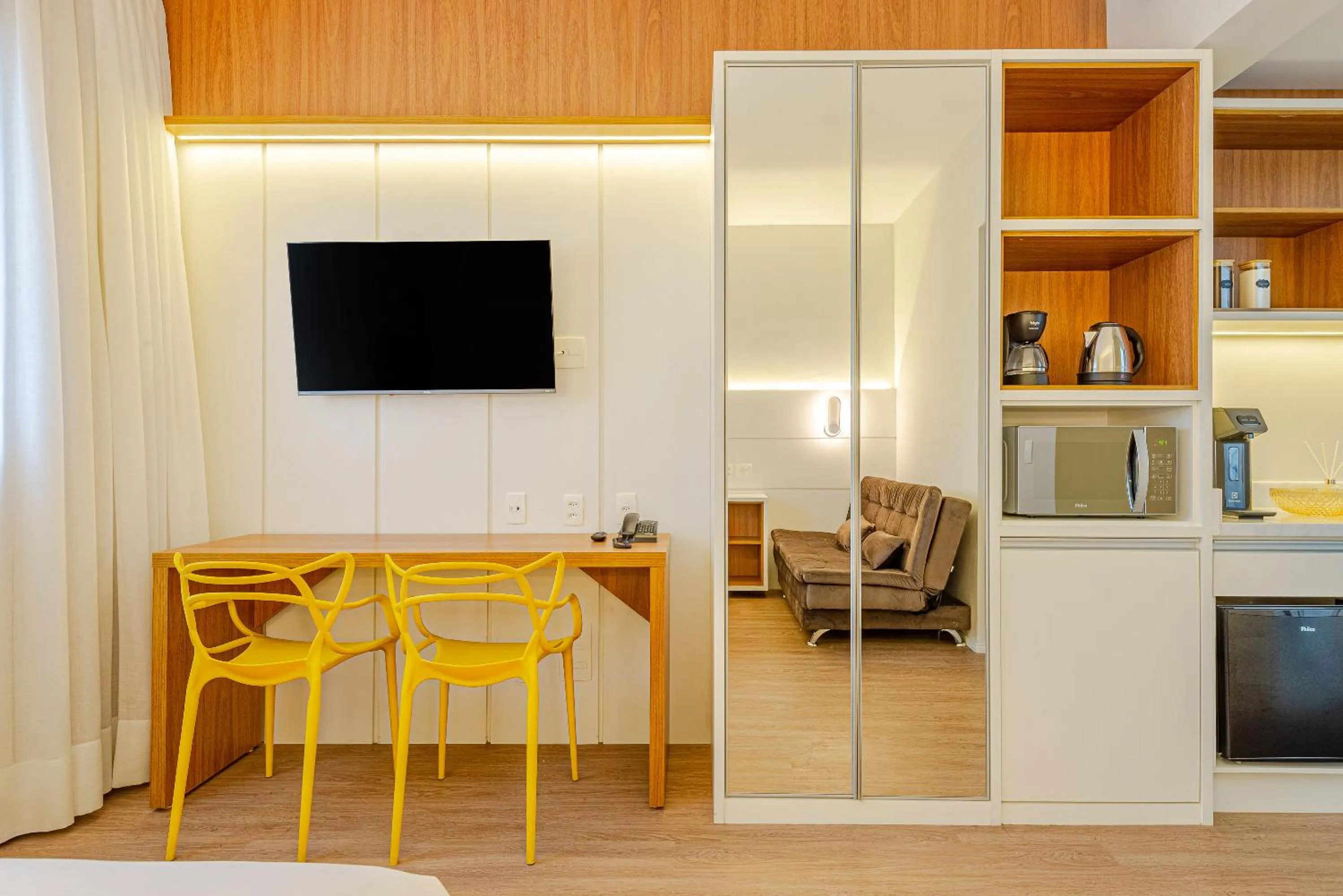 TV and multimedia in Roomo Transamerica Santos Gonzaga