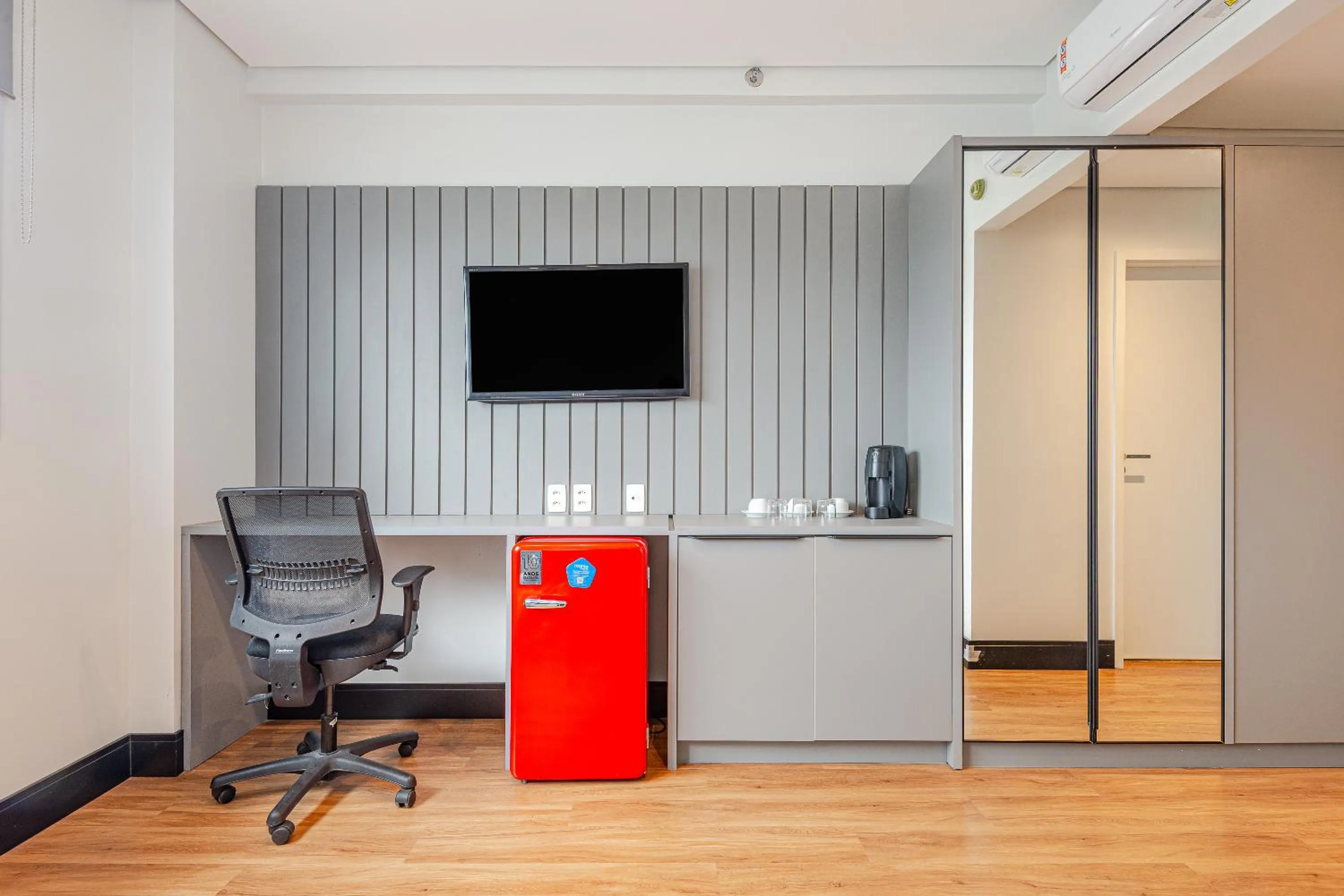 minibar in Roomo Transamerica Santos Gonzaga