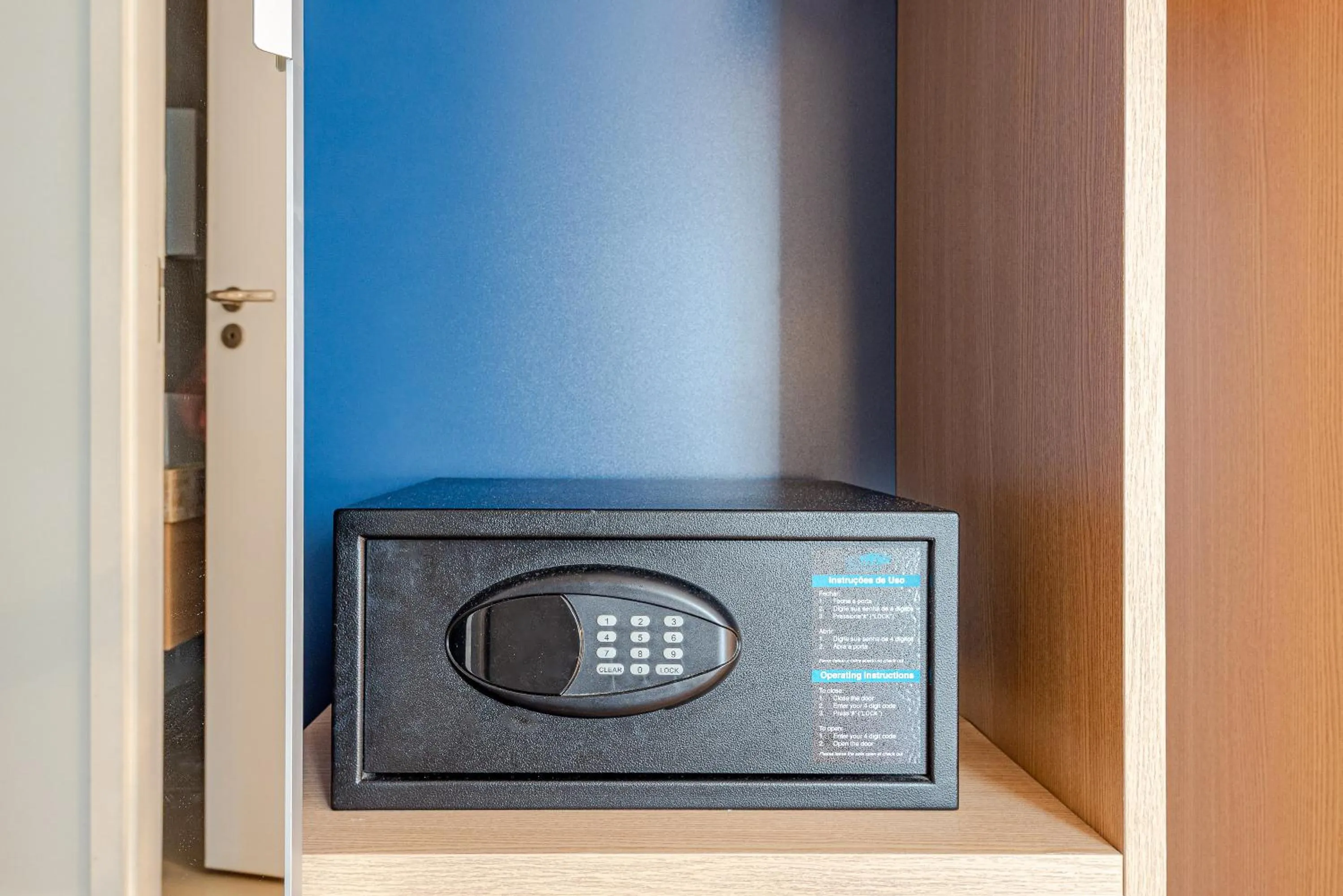 safe in Roomo Transamerica Santos Gonzaga