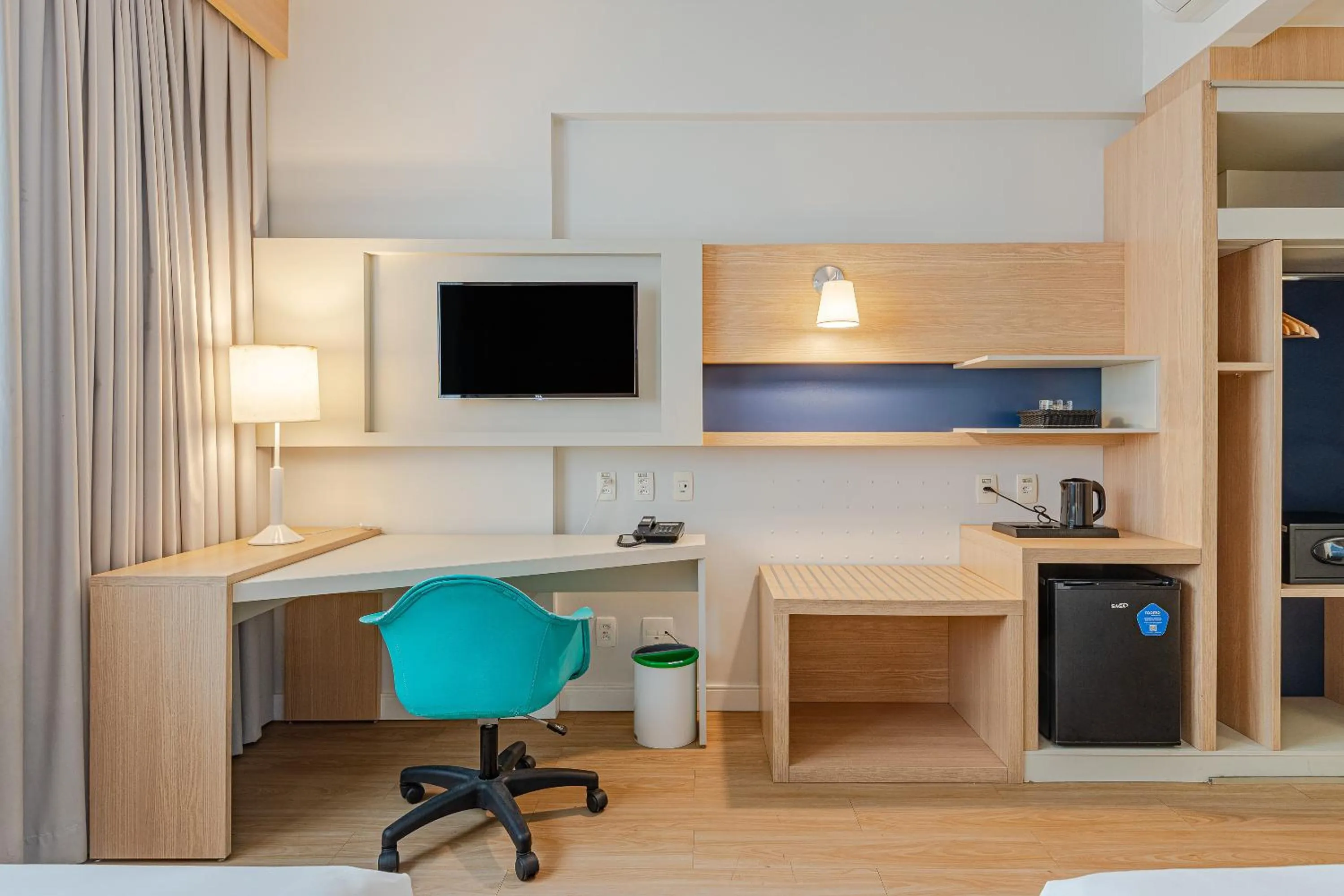 TV and multimedia in Roomo Transamerica Santos Gonzaga