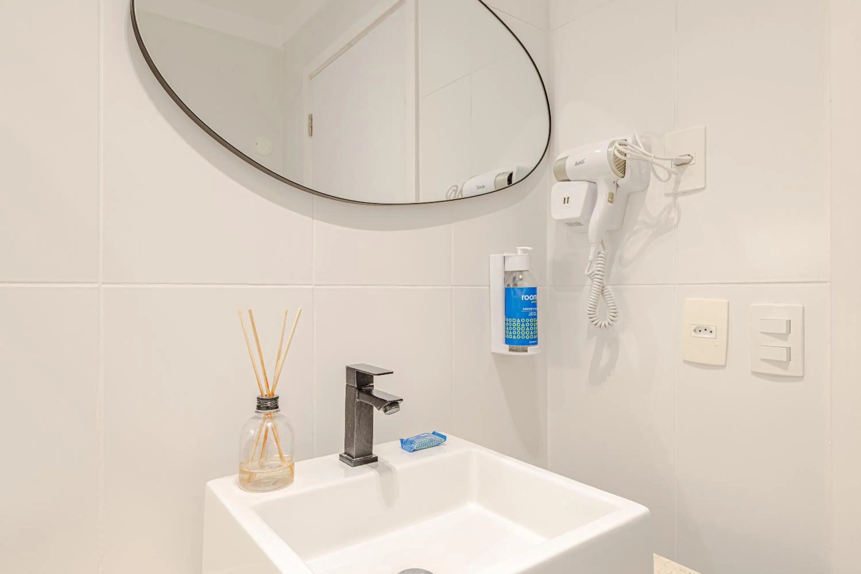 Bathroom in Roomo Transamerica Santos Gonzaga