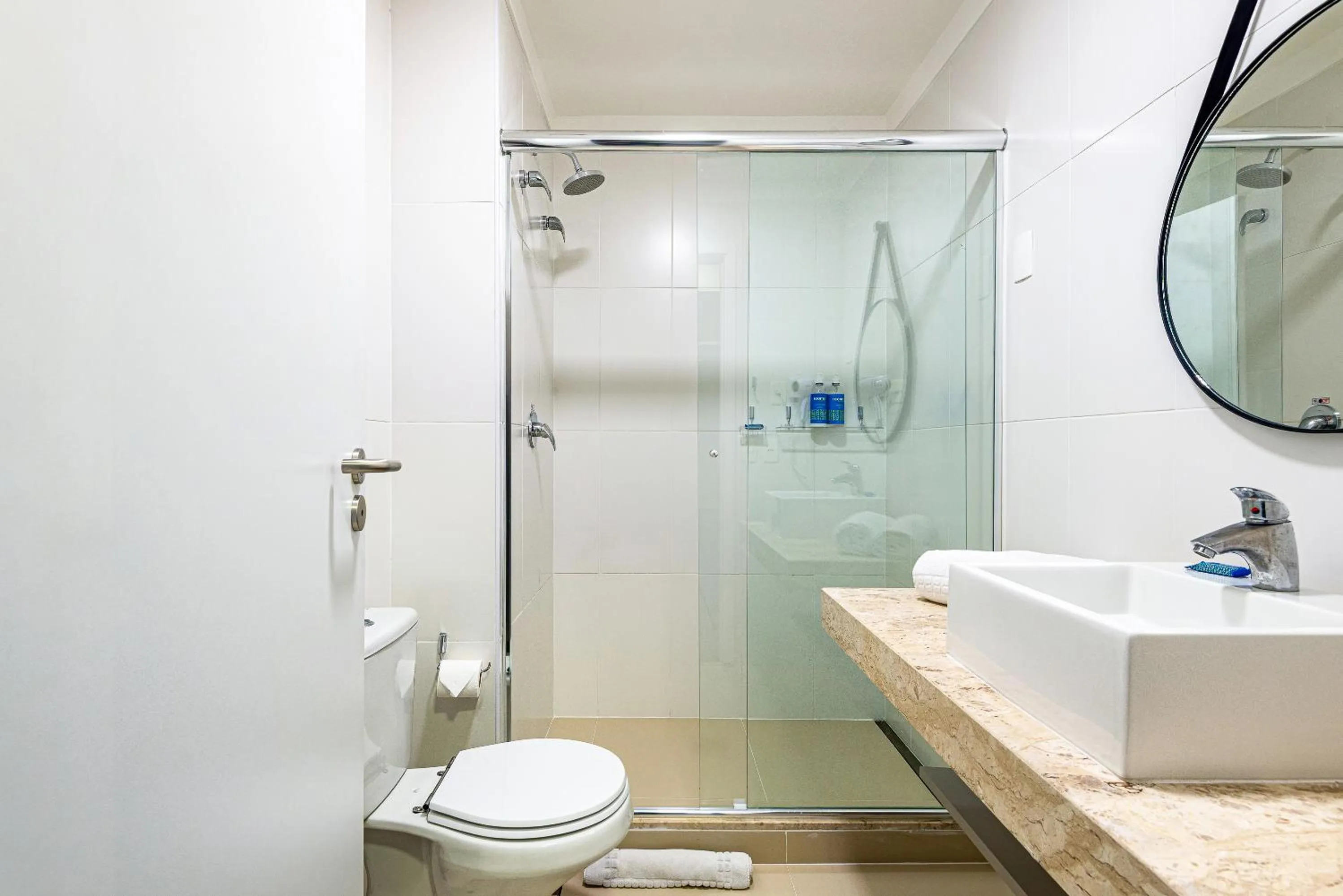 Bathroom in Roomo Transamerica Santos Gonzaga