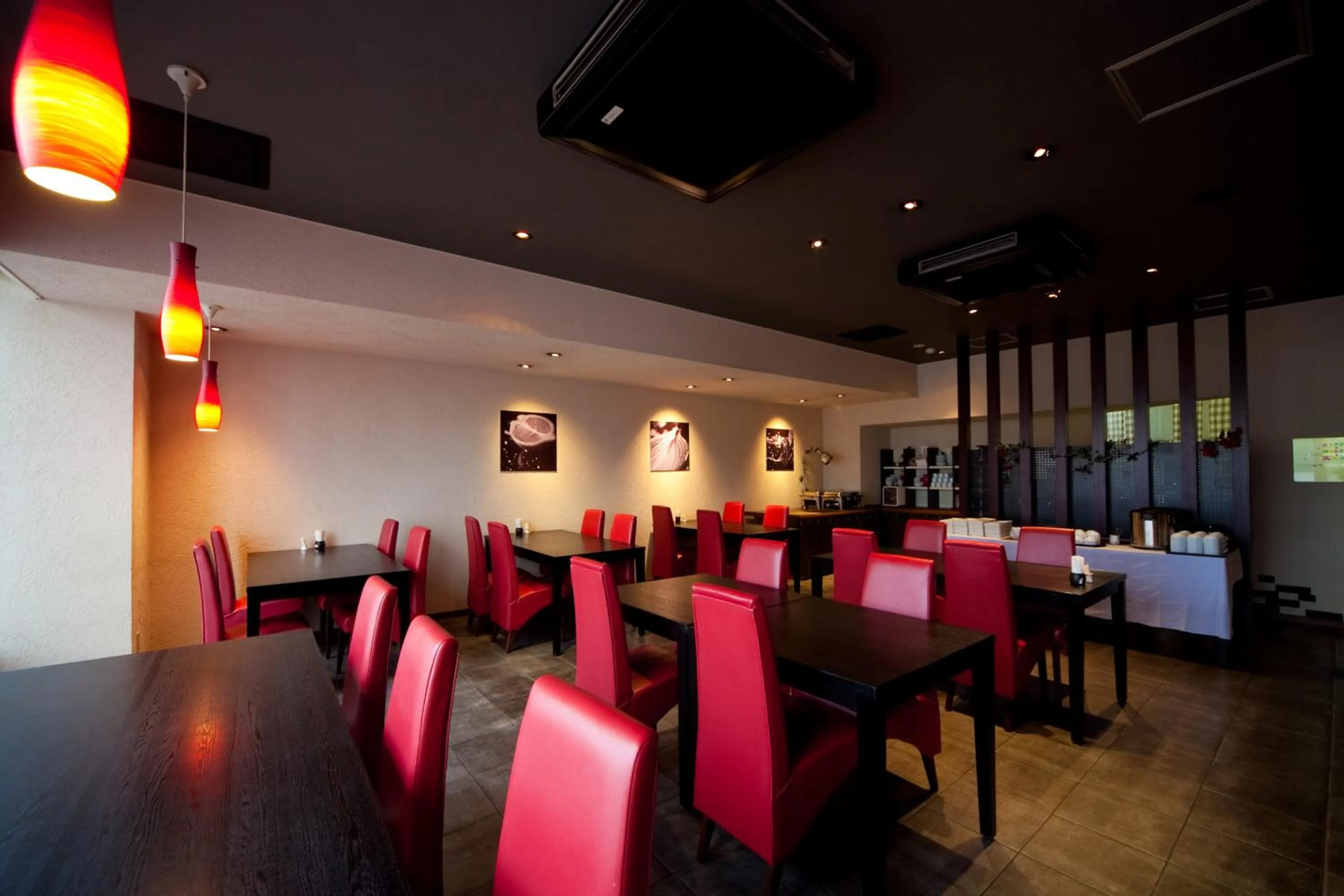 Restaurant/places to eat in Hotel Aile