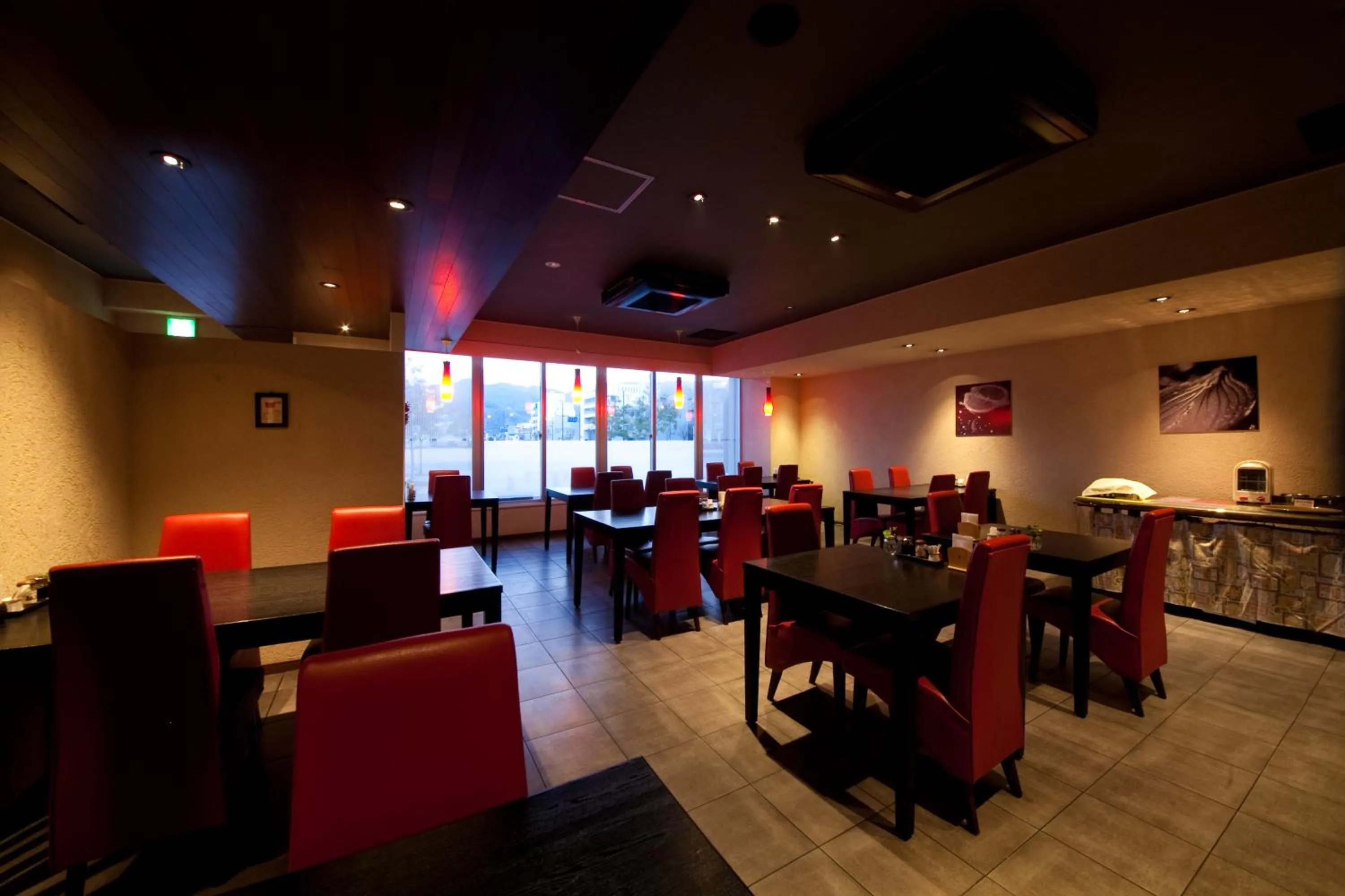 Restaurant/places to eat in Hotel Aile