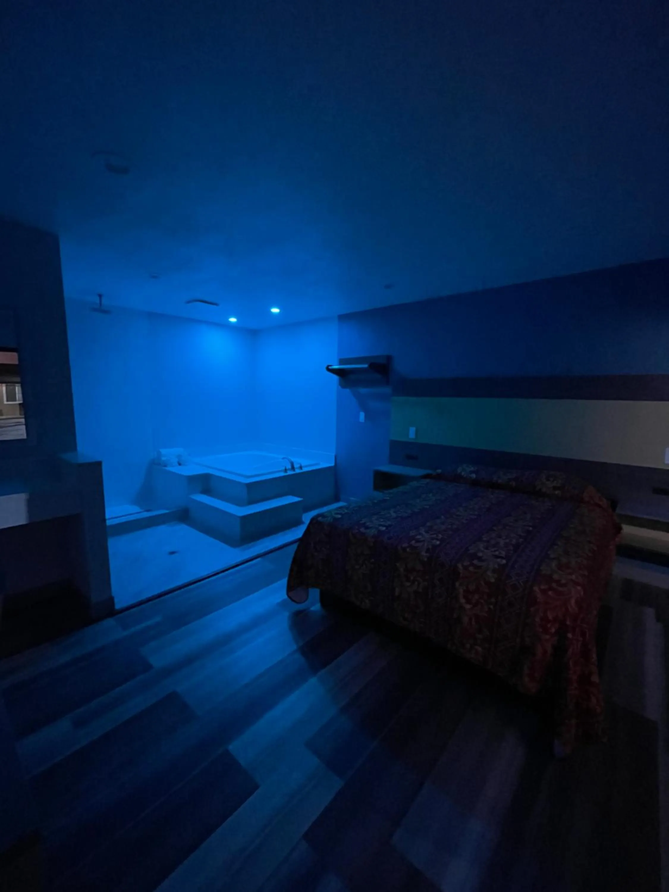 Bed in Casa Bell Motel, Los Angeles - LAX Airport