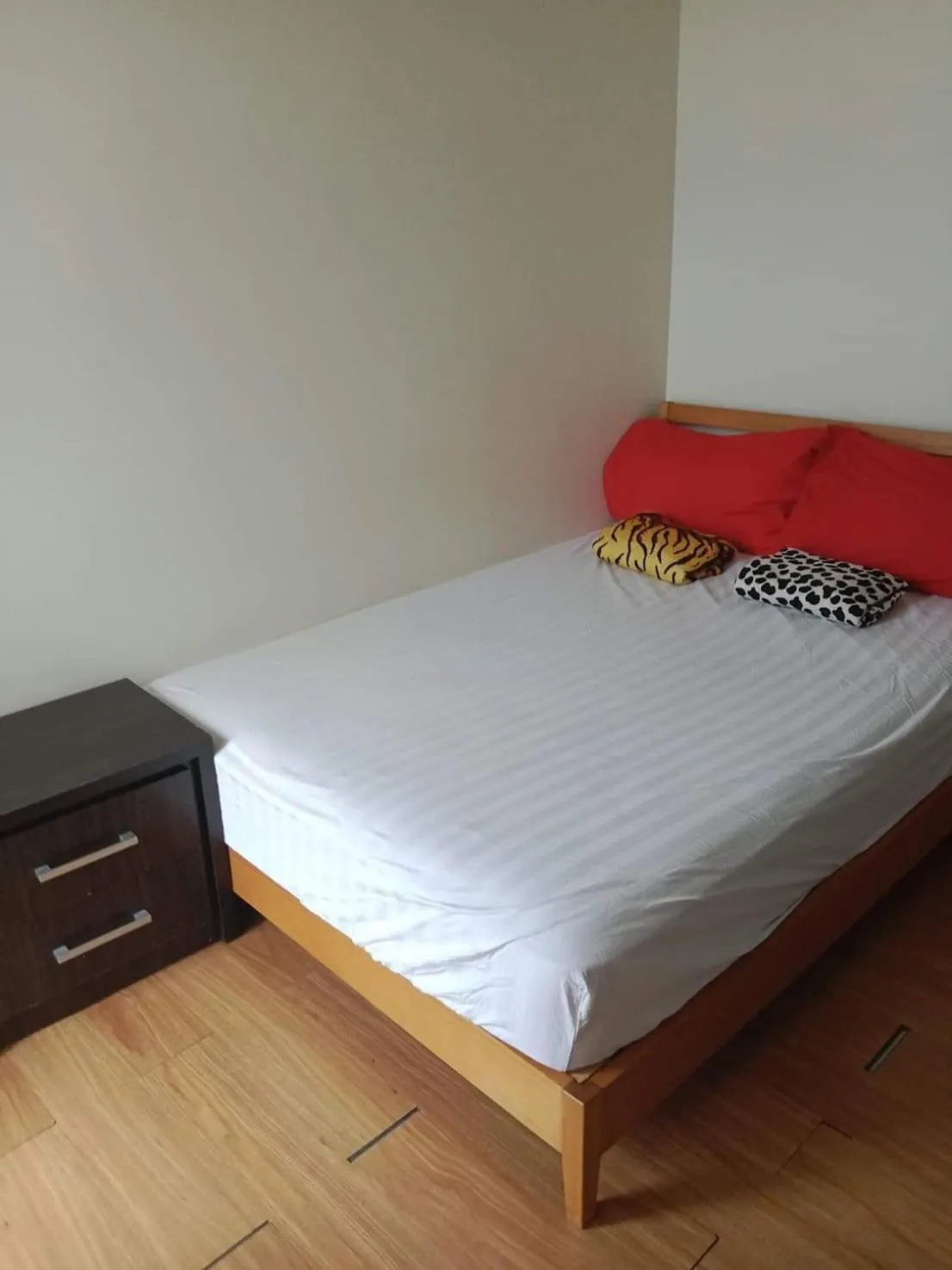 Bedroom, Bed in Azure Residences by Van Florendo