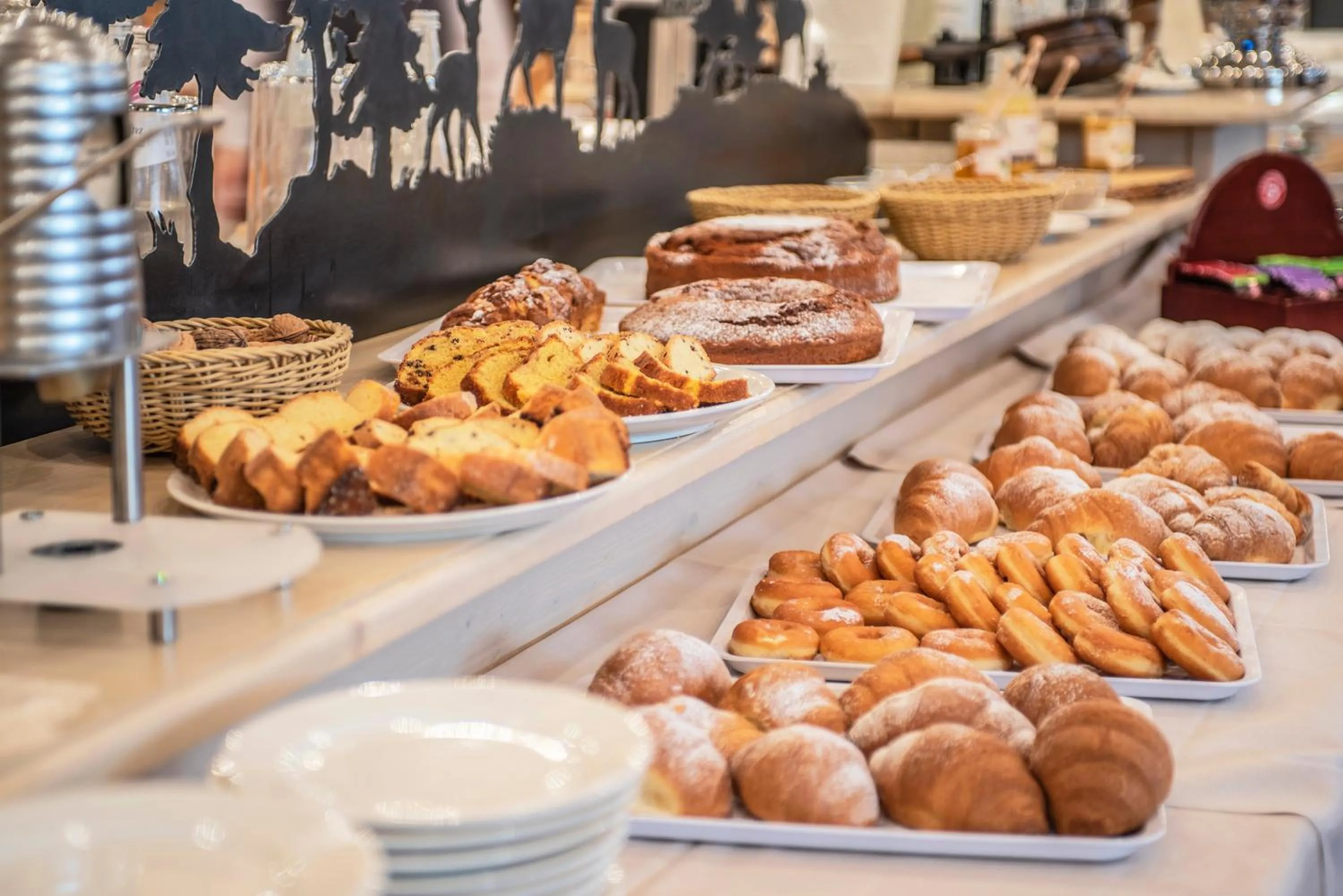 Buffet breakfast in Veronza Clubresidence