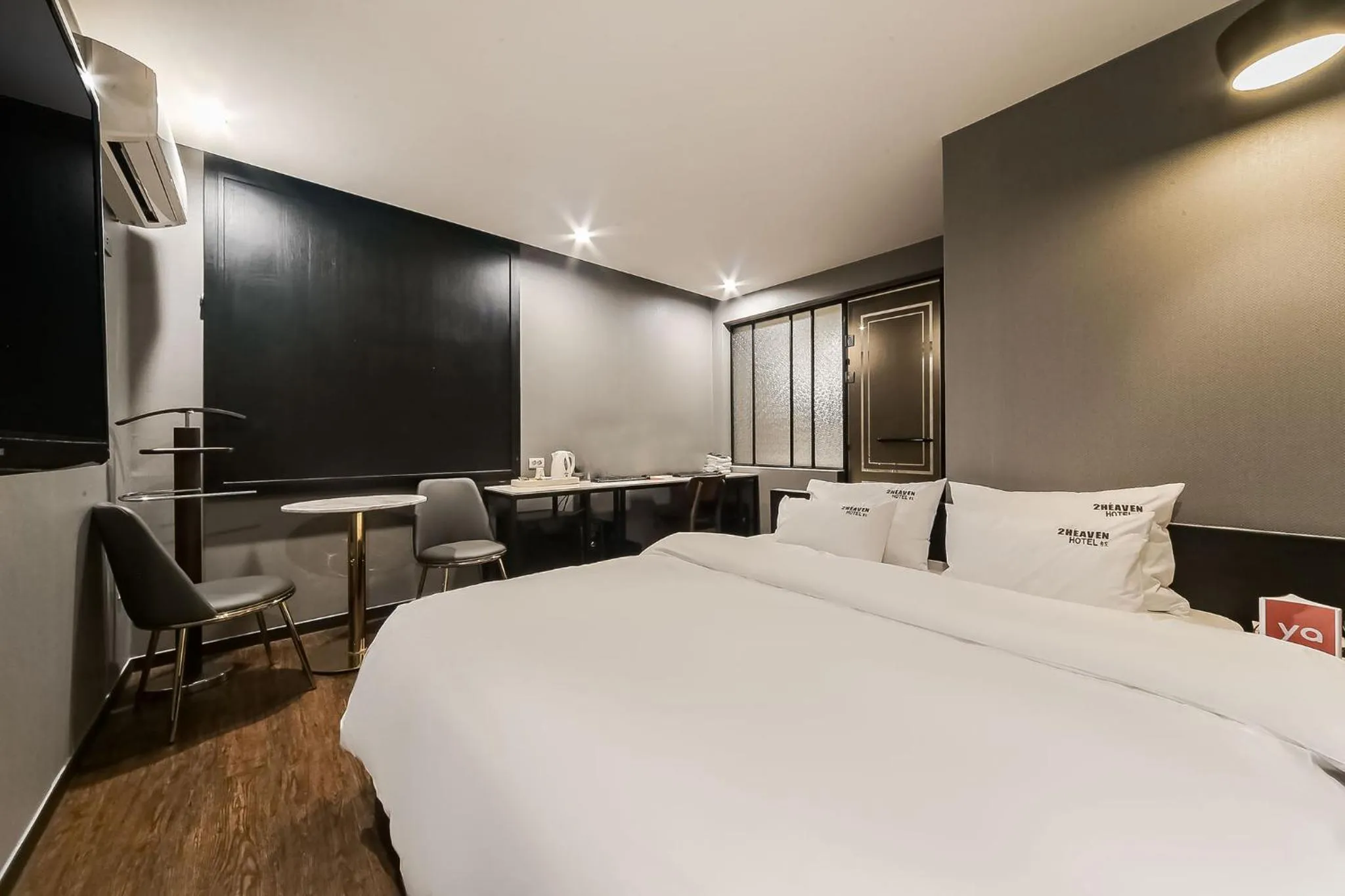 Bed in 2 Heaven Hotel Songdo