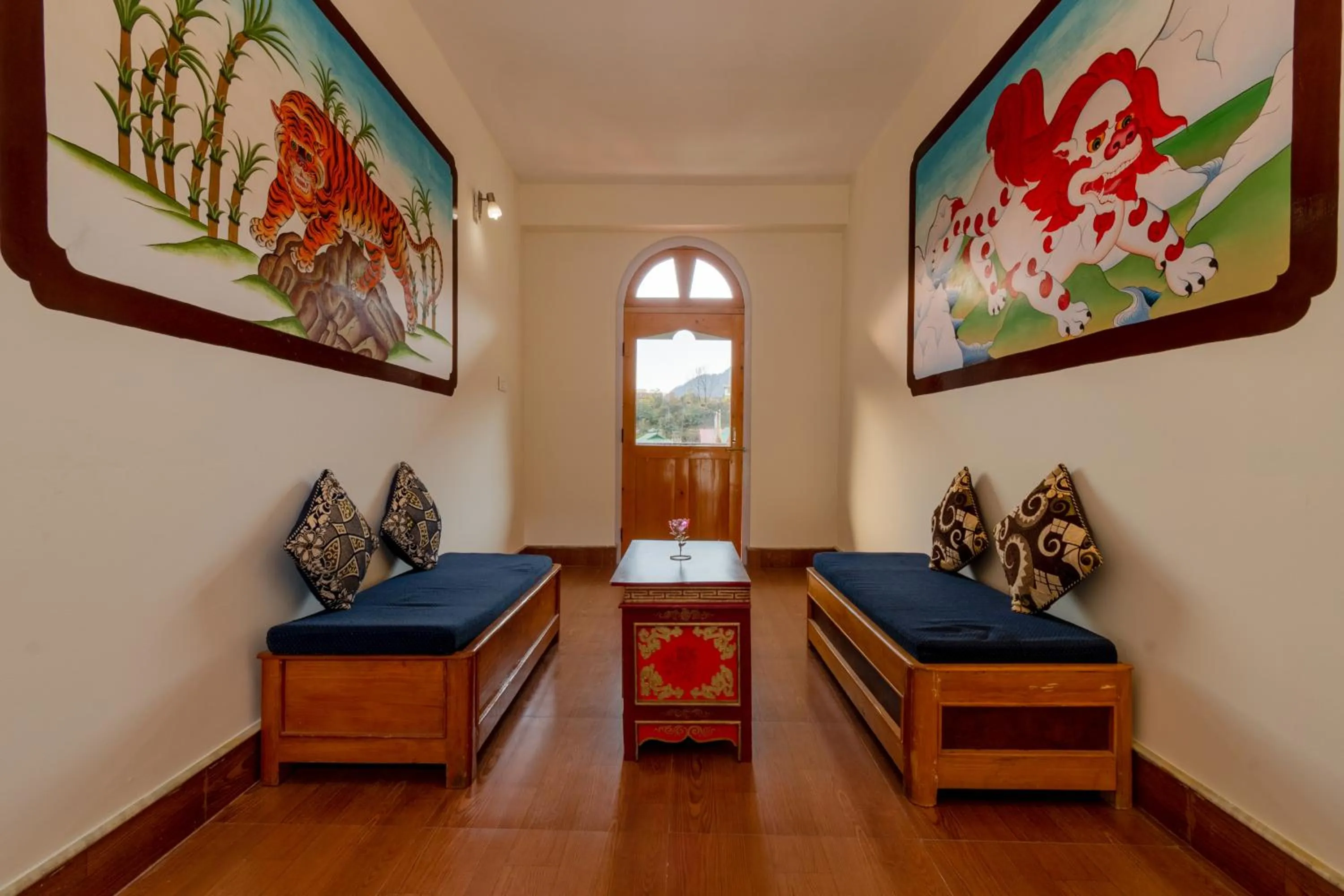 Seating area, Bed in Magellan's The Grand Lachen