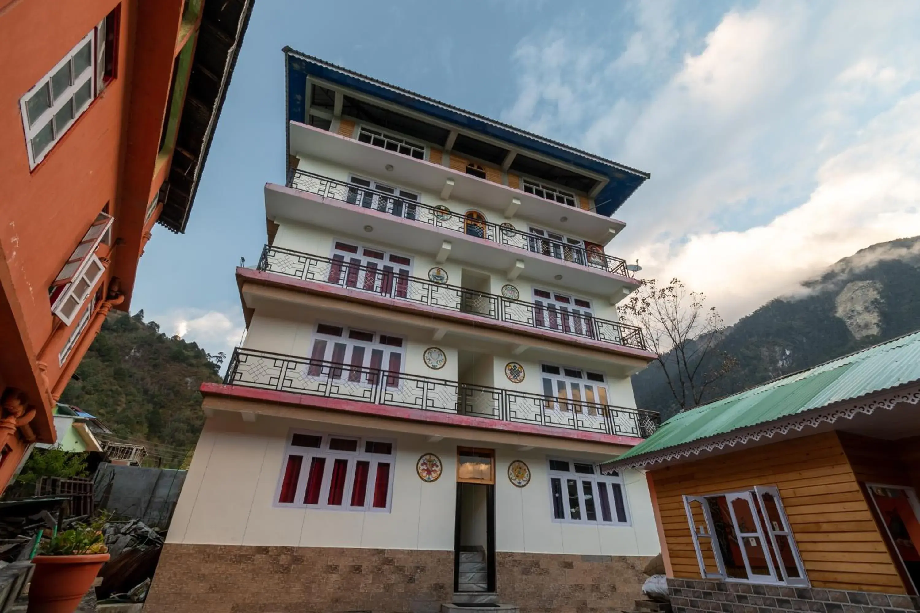 Magellan's The Grand Lachen Magellan's The Grand Lachen