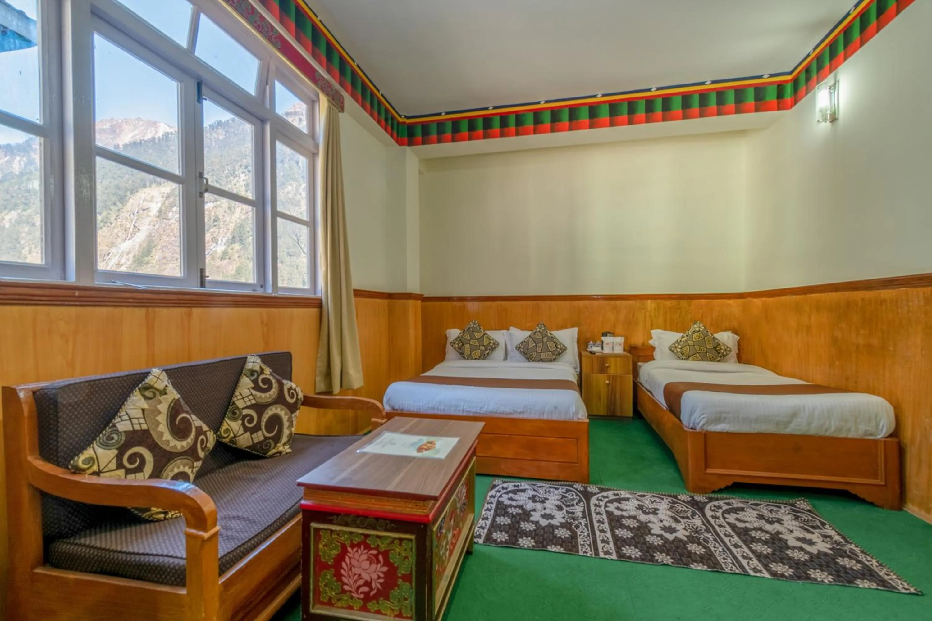 Decorative detail, Bed in Magellan's The Grand Lachen