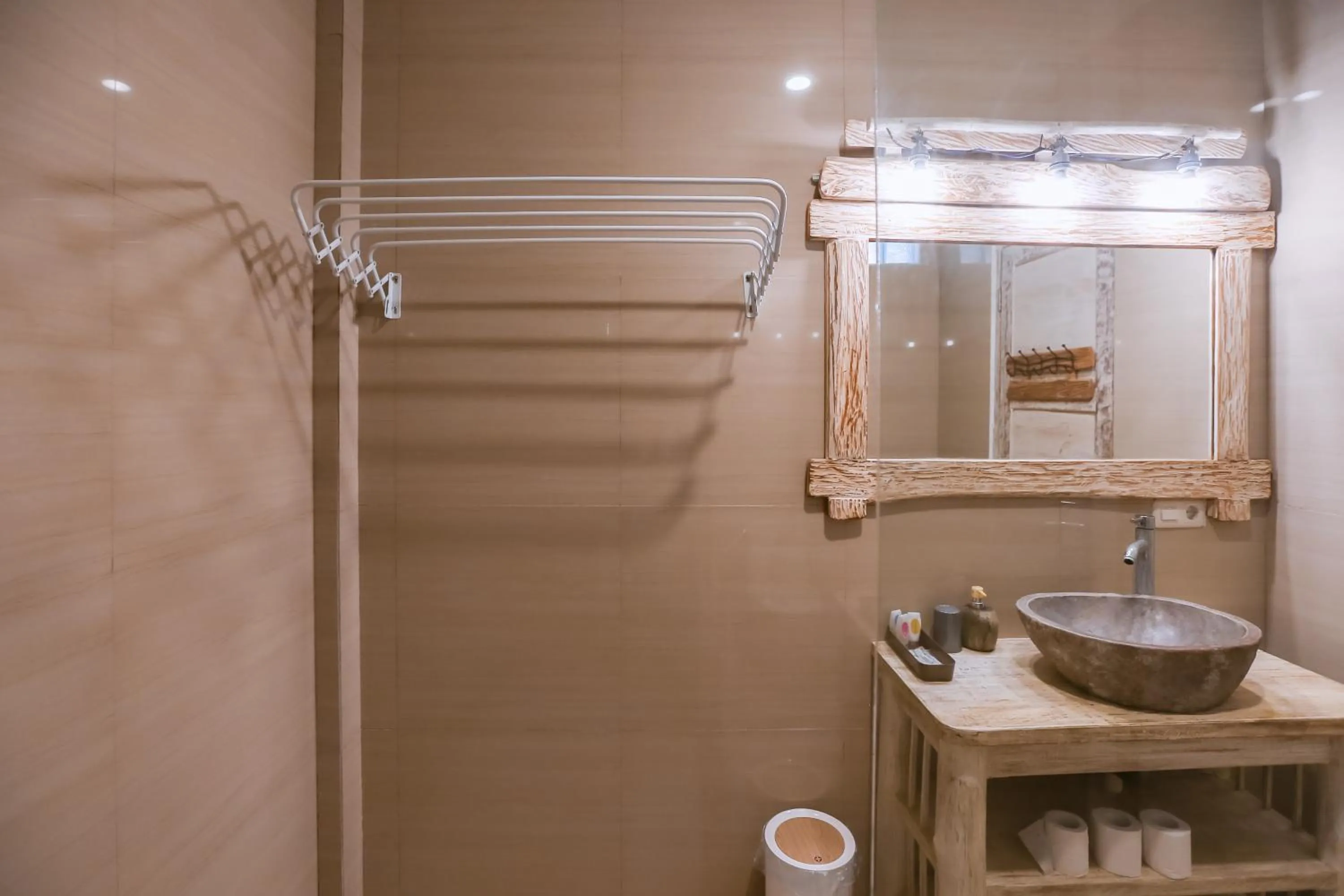 The 5 Brothers Hotel