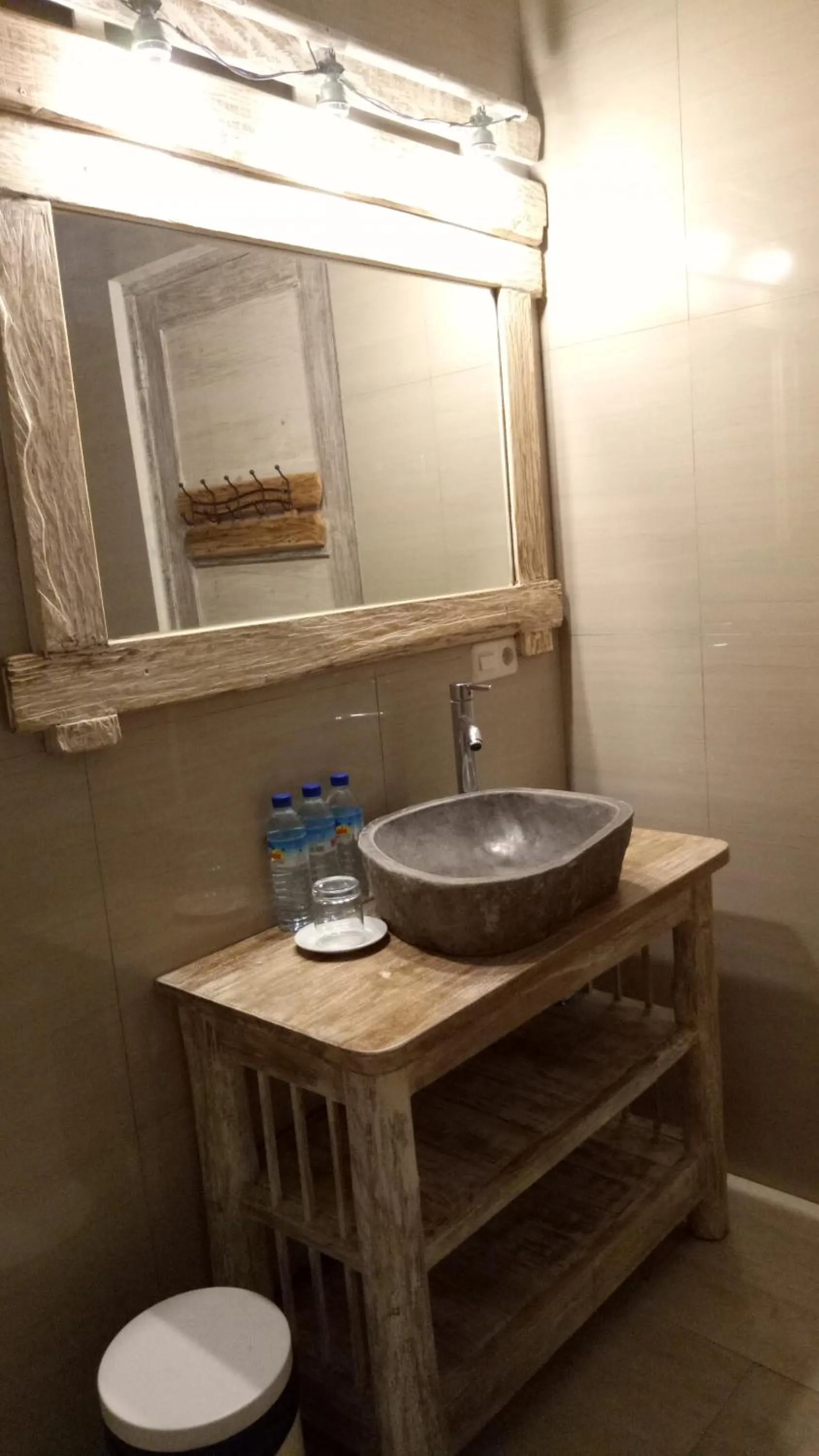 The 5 Brothers Hotel