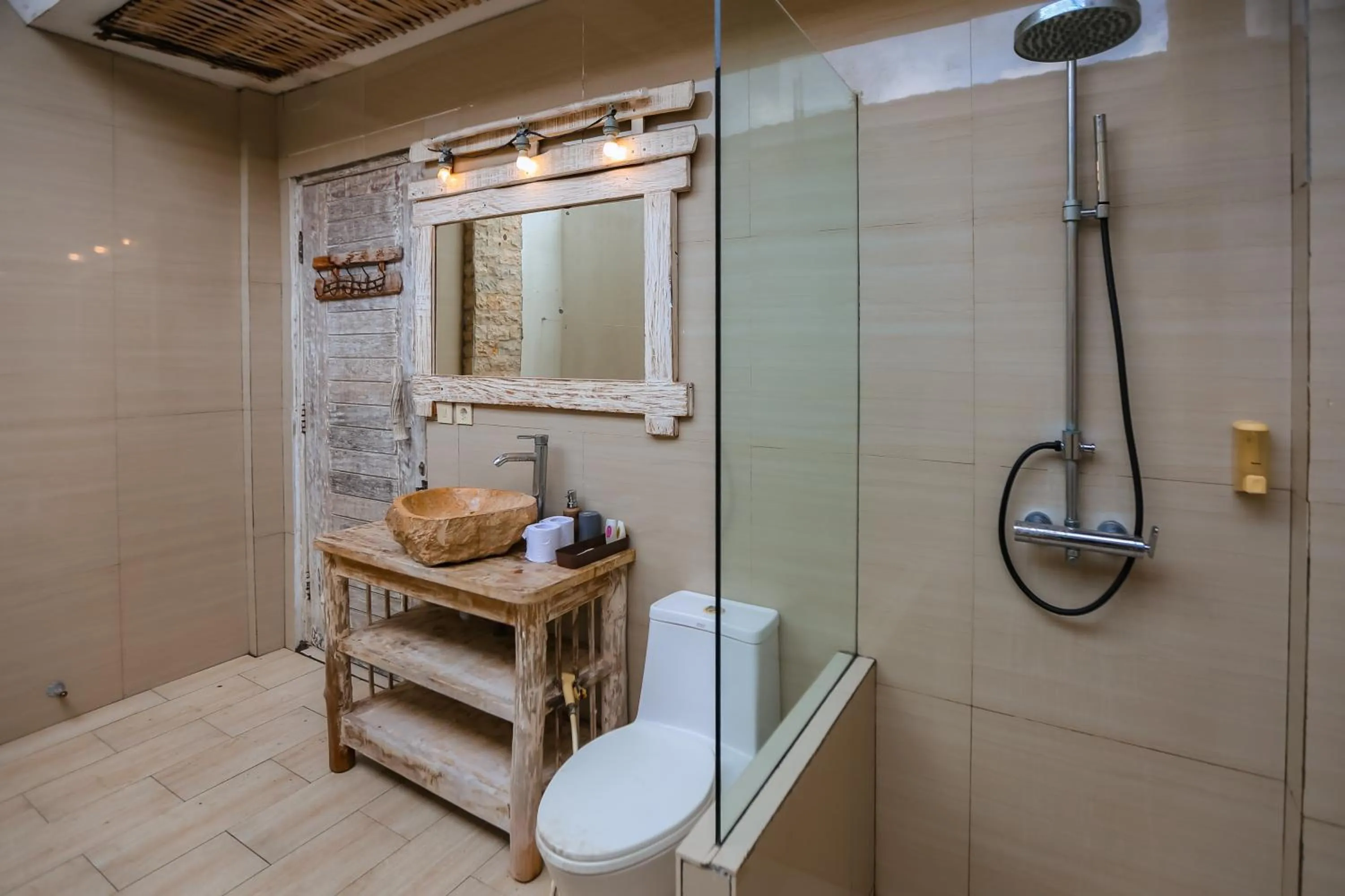 The 5 Brothers Hotel