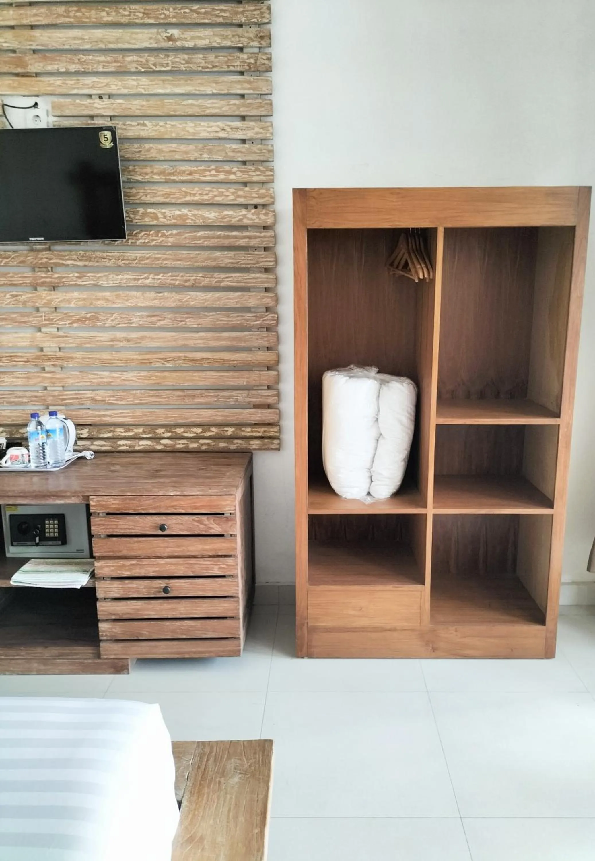 The 5 Brothers Hotel