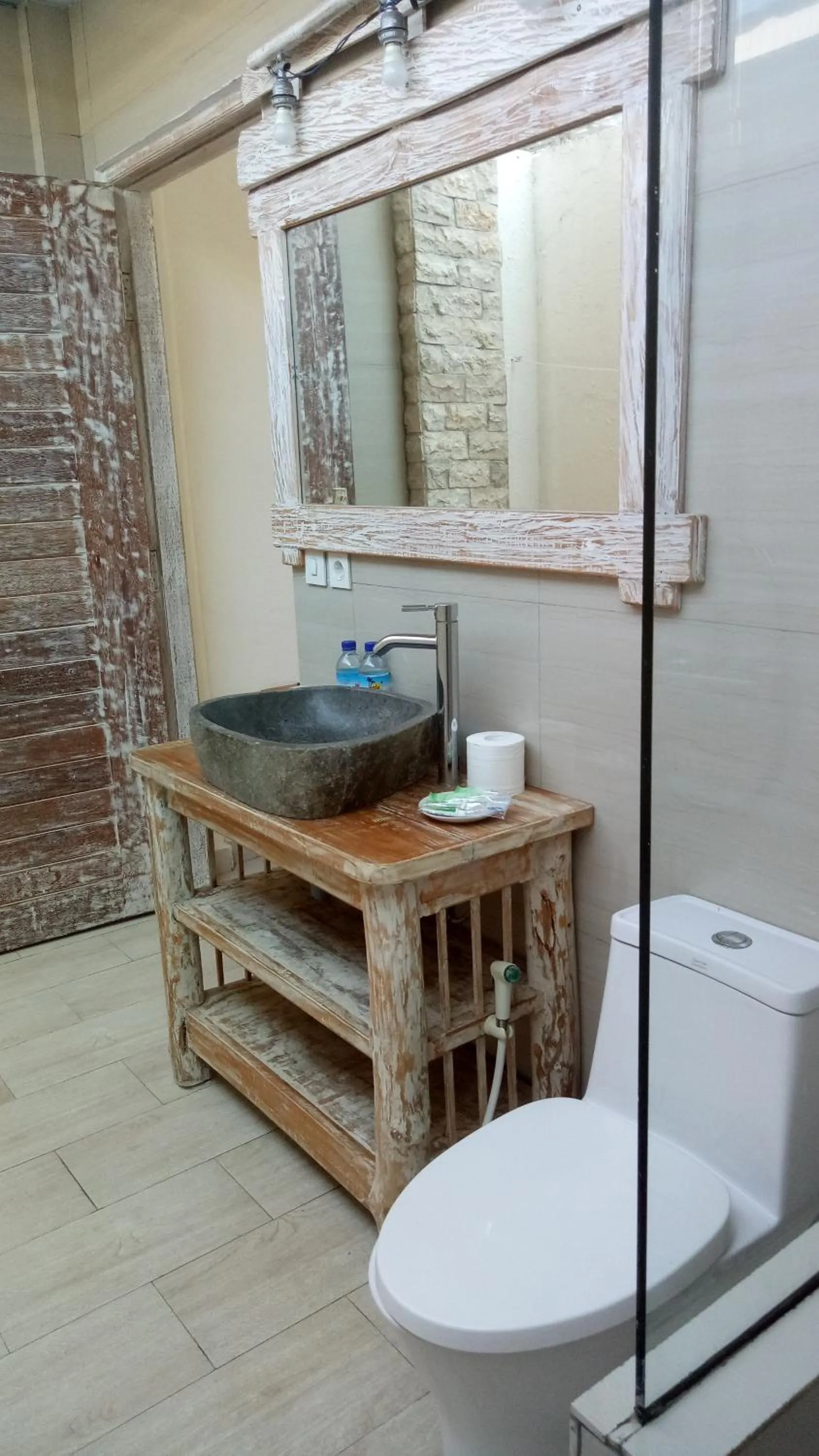 The 5 Brothers Hotel