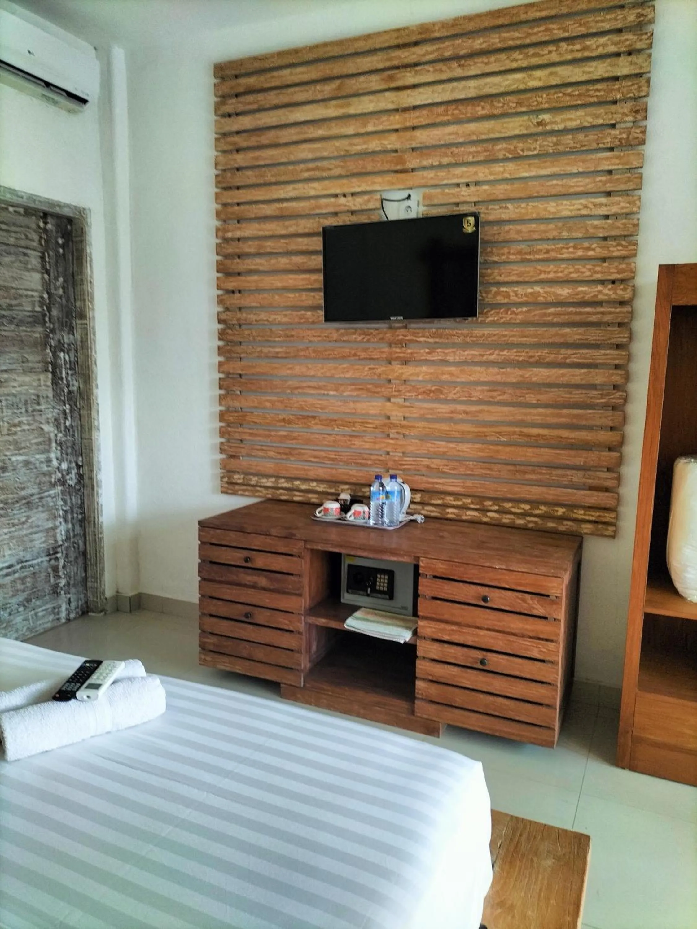 Bed in The 5 Brothers Hotel