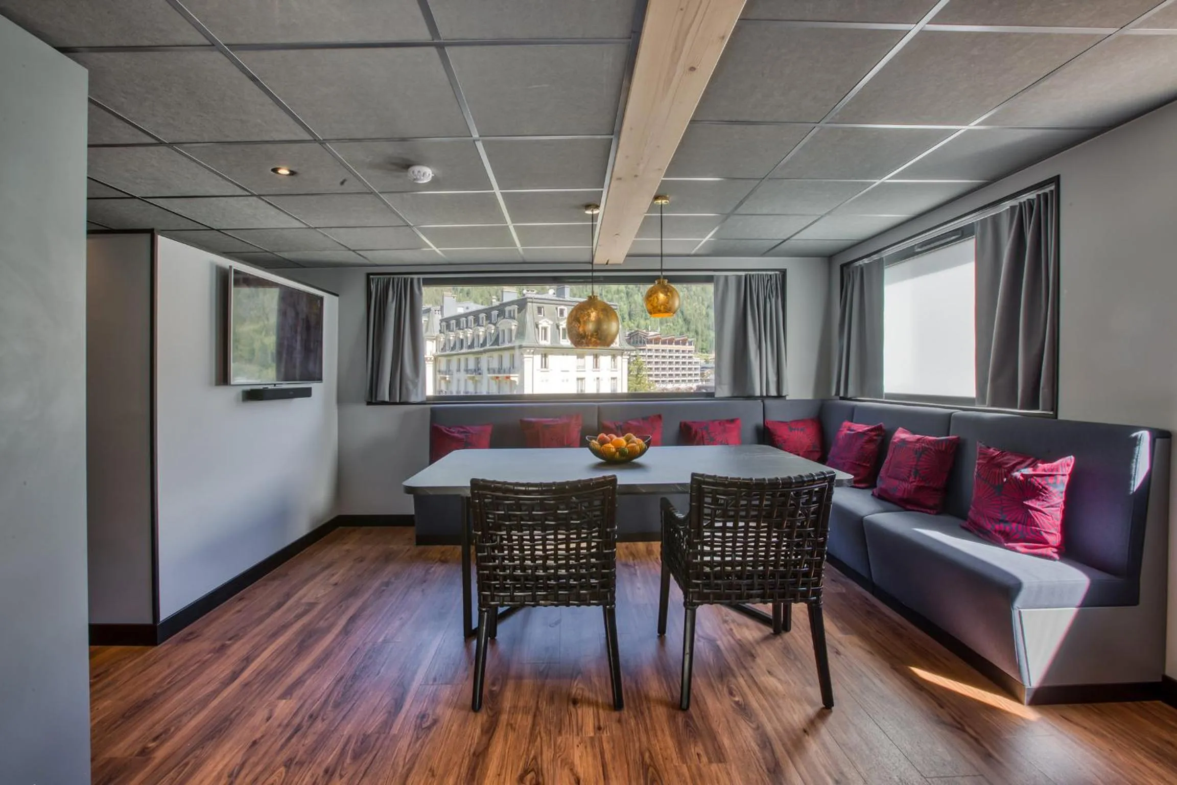 Business facilities in Pointe Isabelle