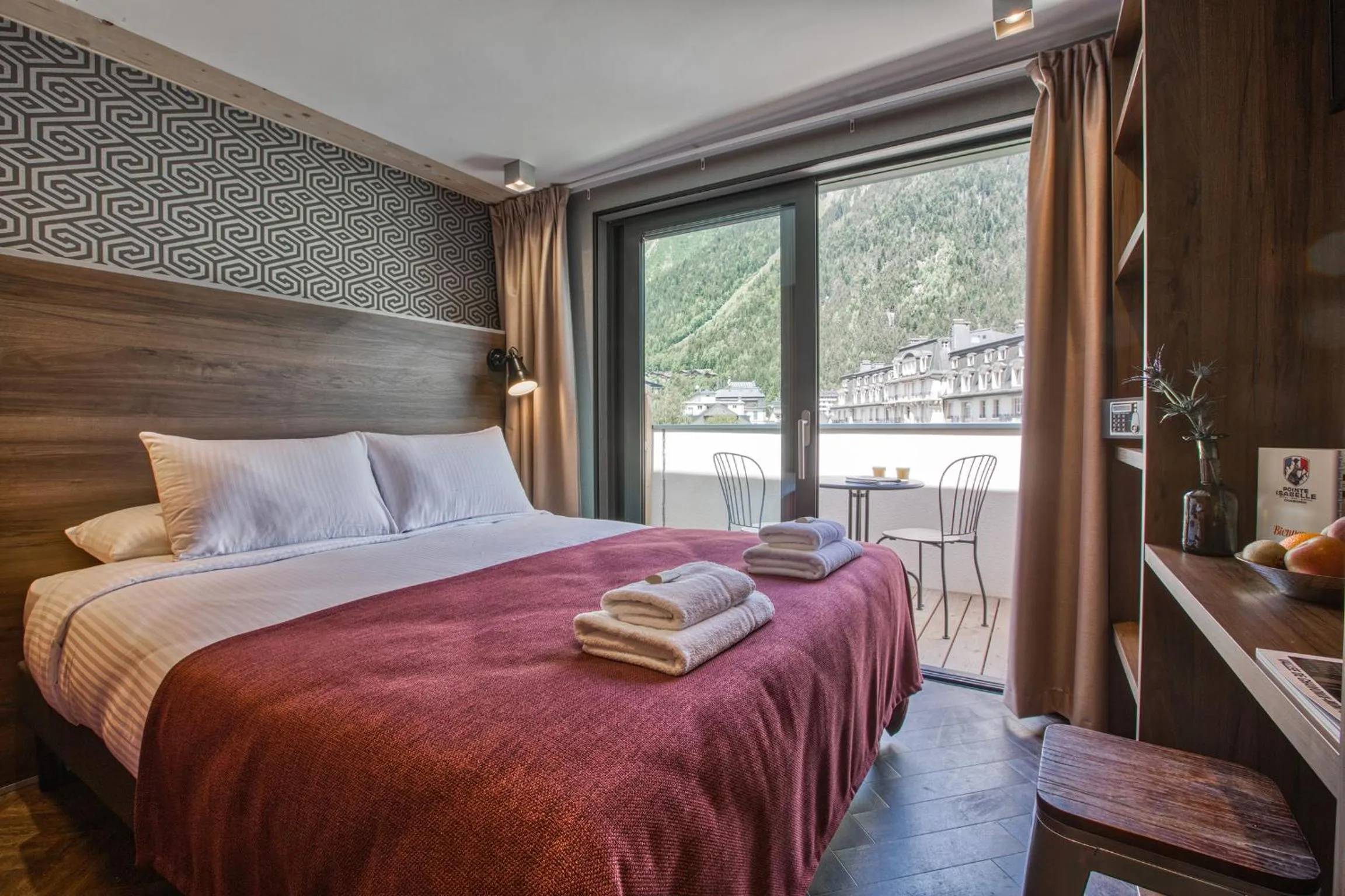 Bed in Pointe Isabelle