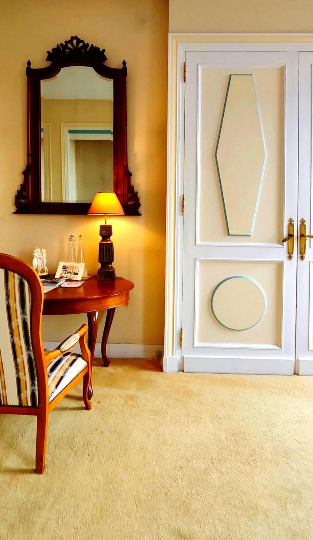 Living room in Logis Hotels Domaine du Châtelard