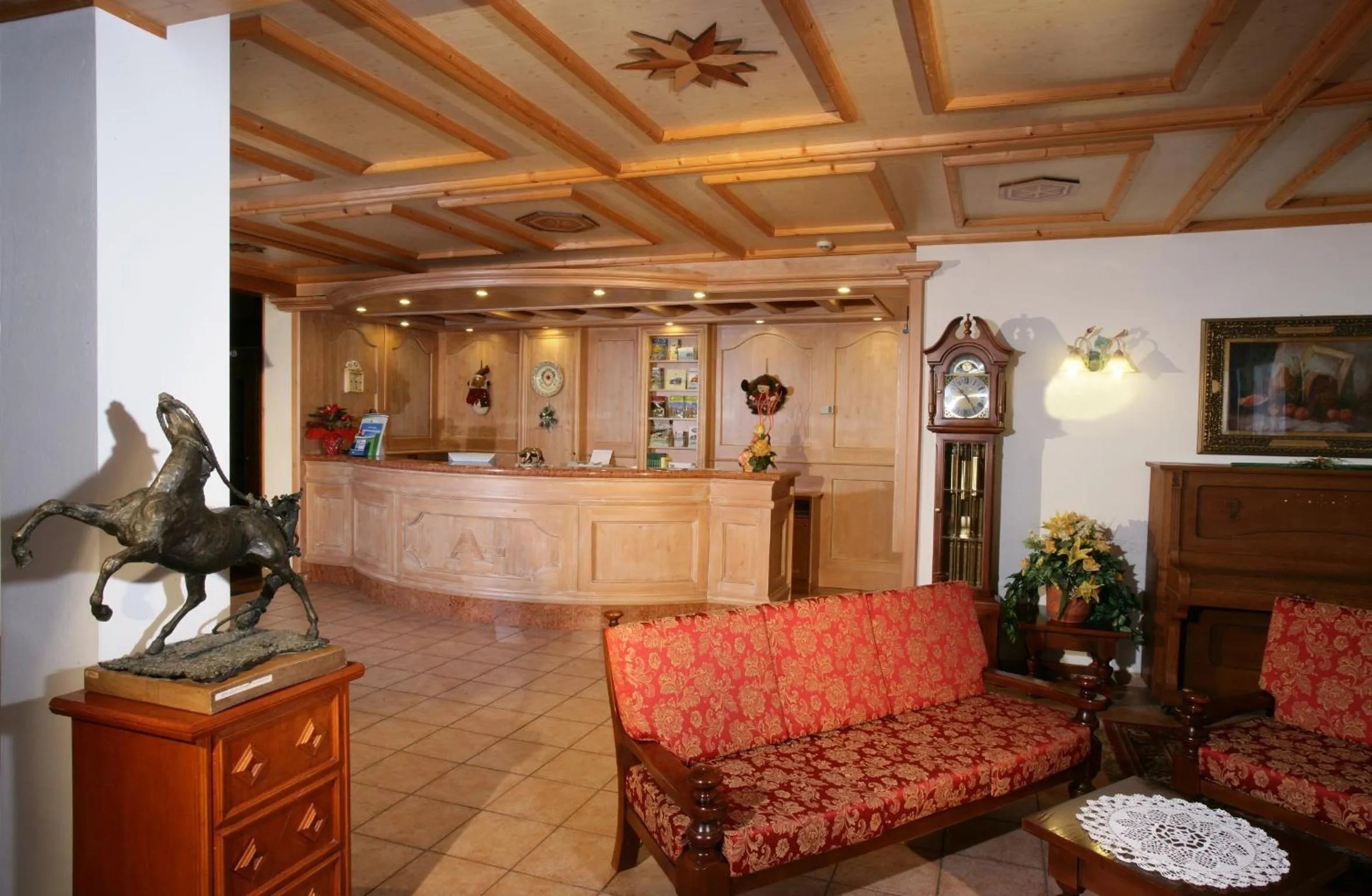 Lobby or reception in Hotel Alpen