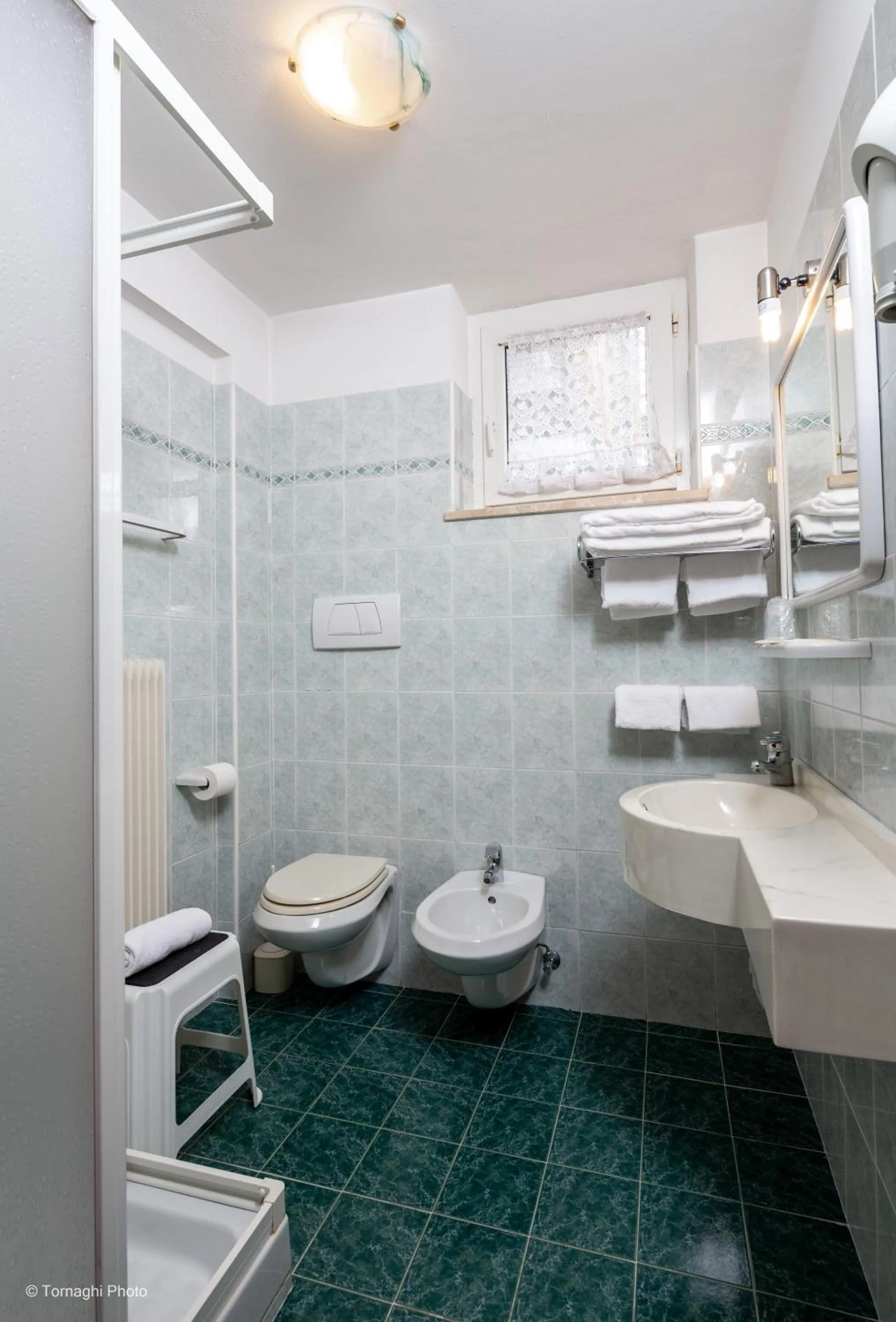 Bathroom in Hotel Alpen