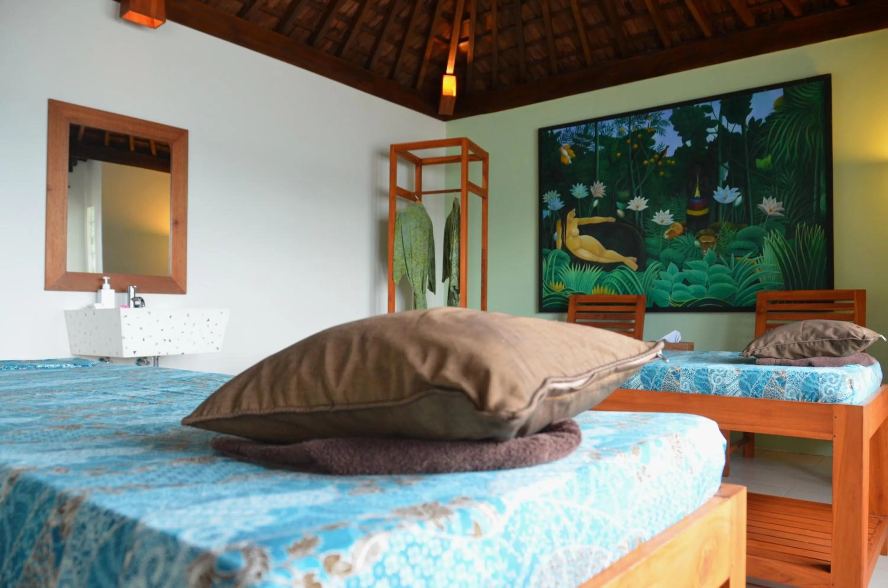 Massage, Bed in Cocotinos Sekotong Lombok