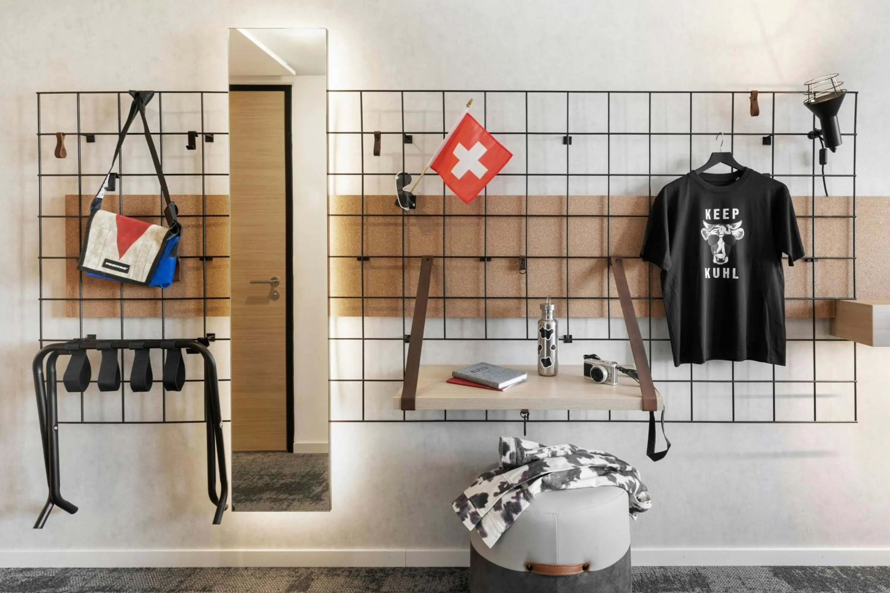 Photo of the whole room in Moxy Zurich