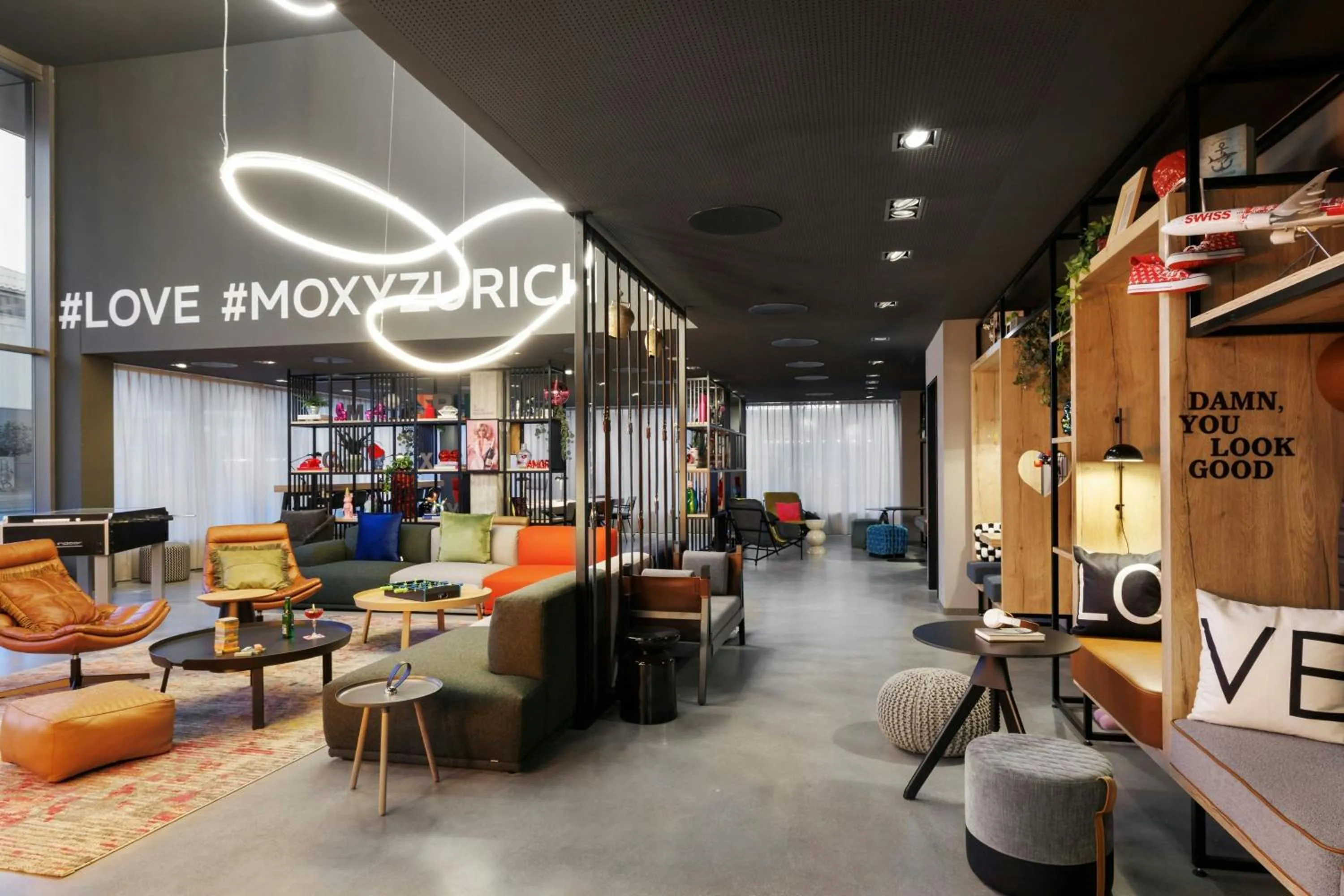 Lounge or bar in Moxy Zurich