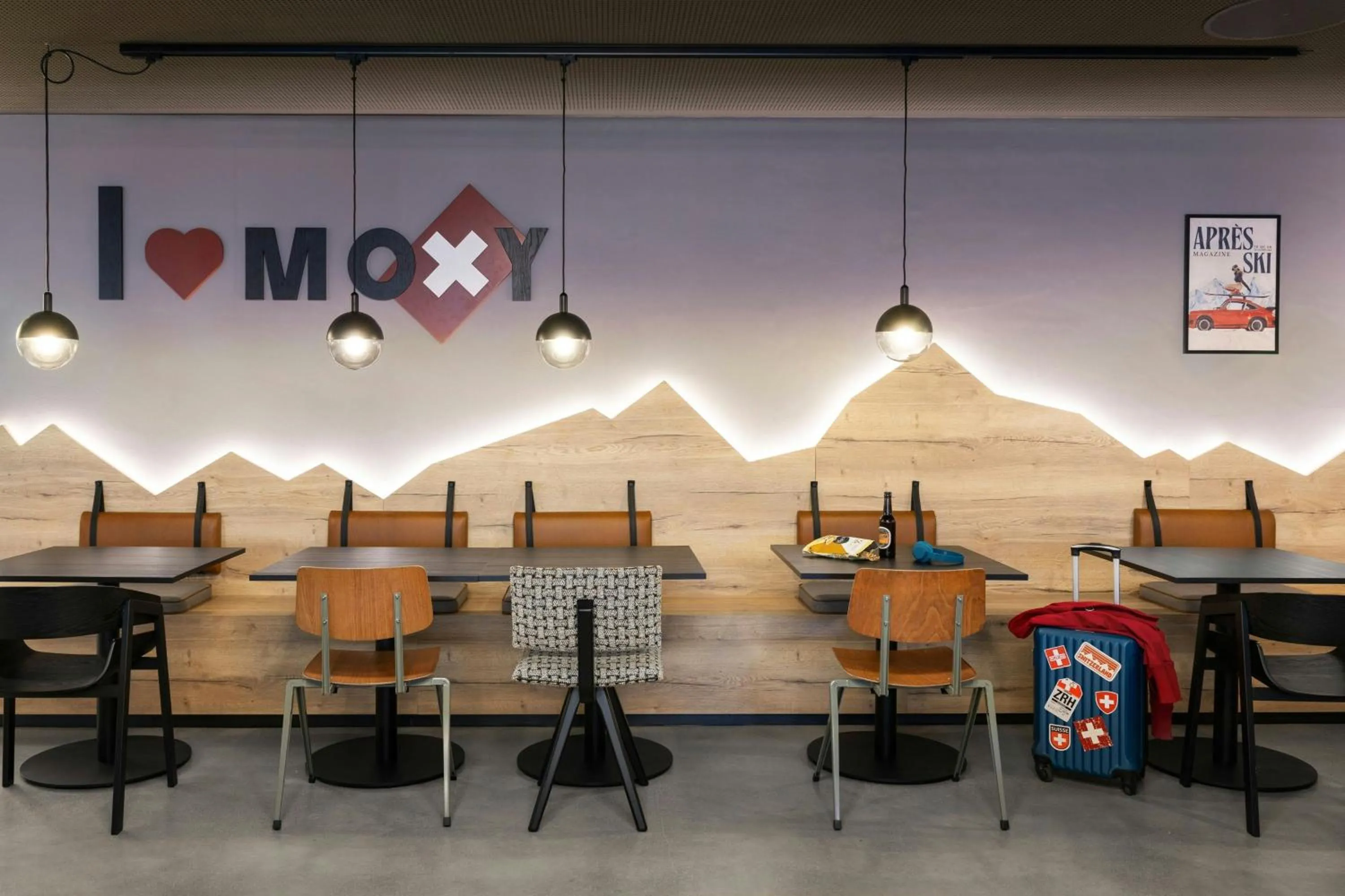 Restaurant/places to eat in Moxy Zurich