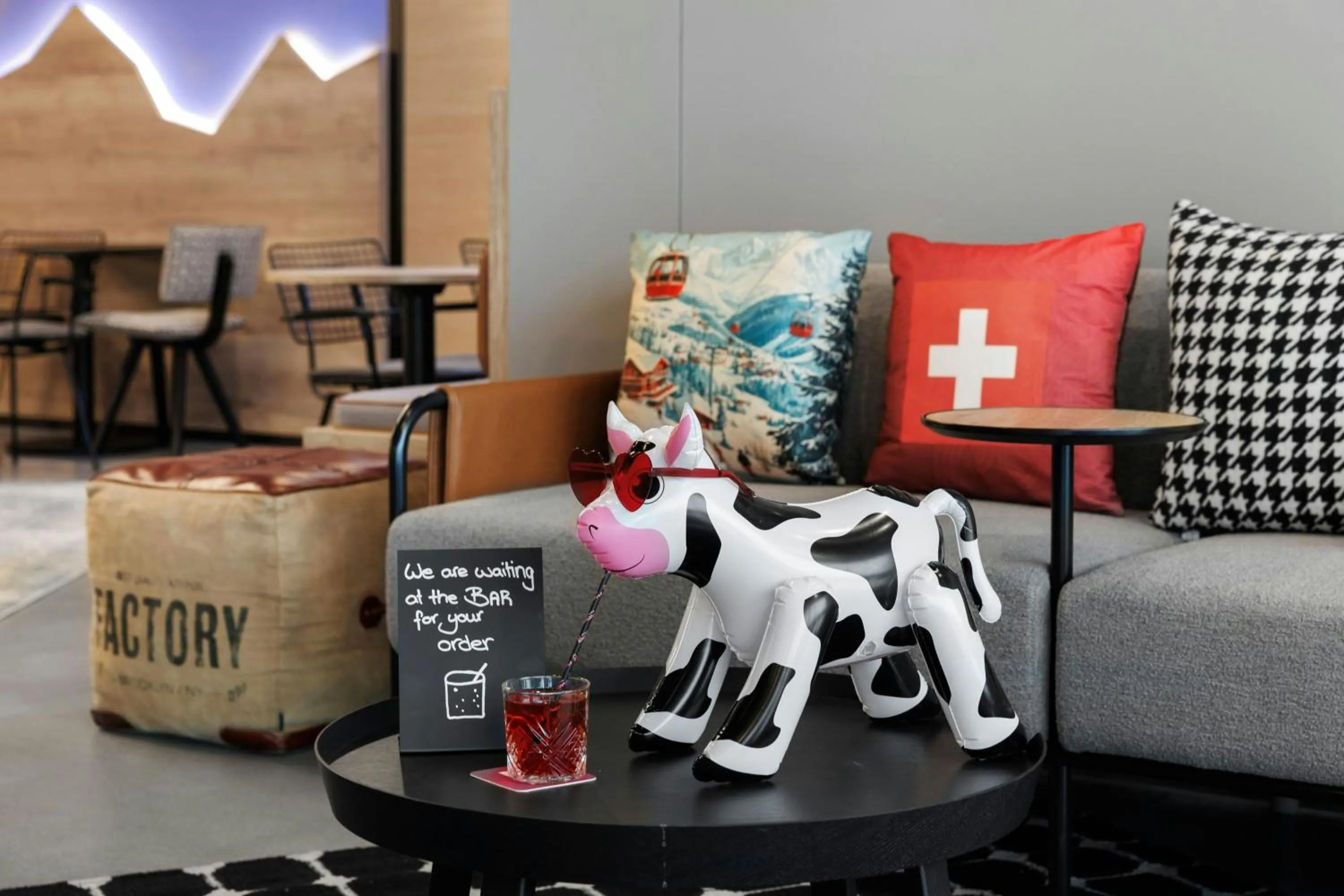 Living room in Moxy Zurich